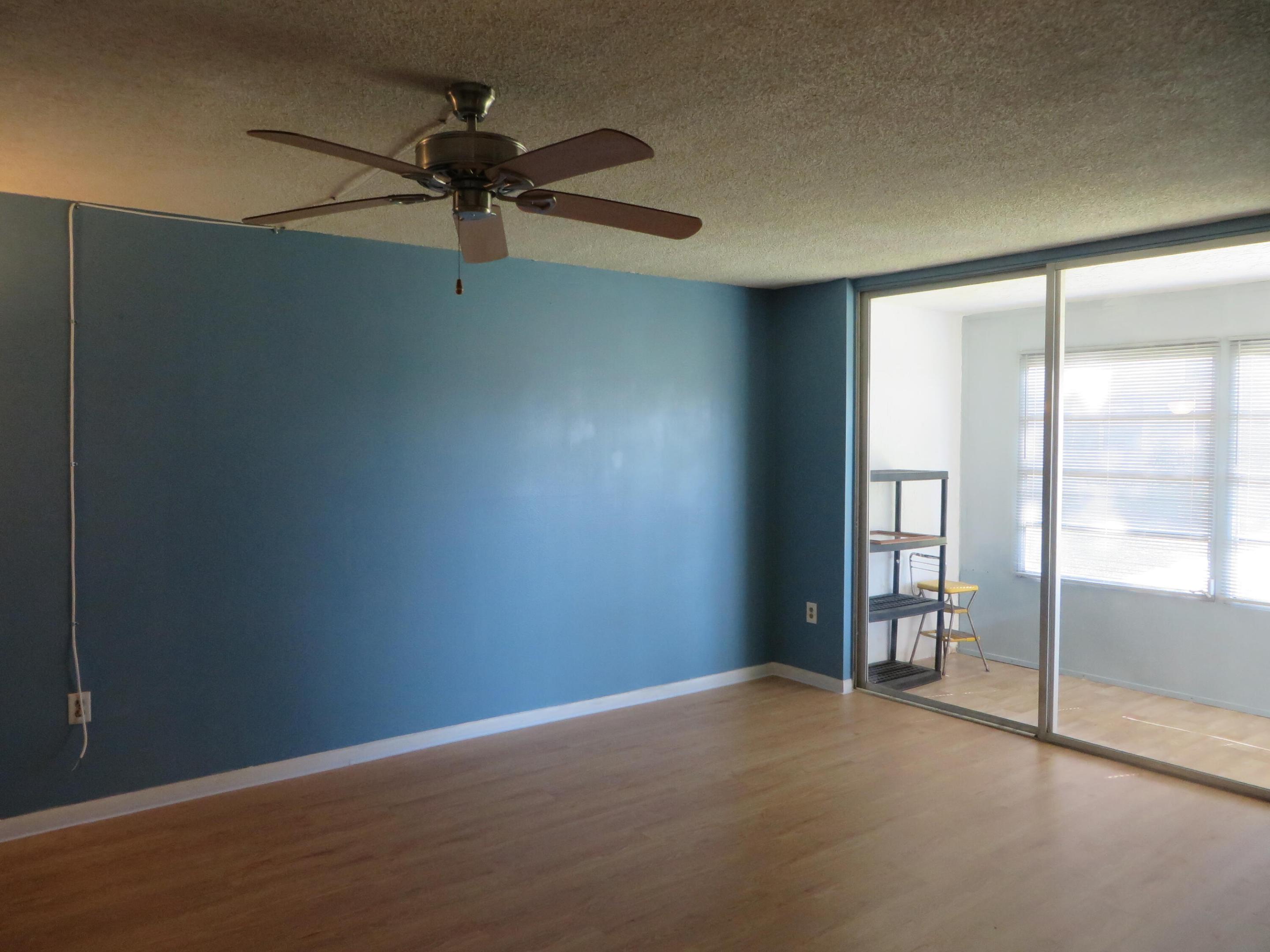 LIME BAY CONDOMINIUM 8 - Residential