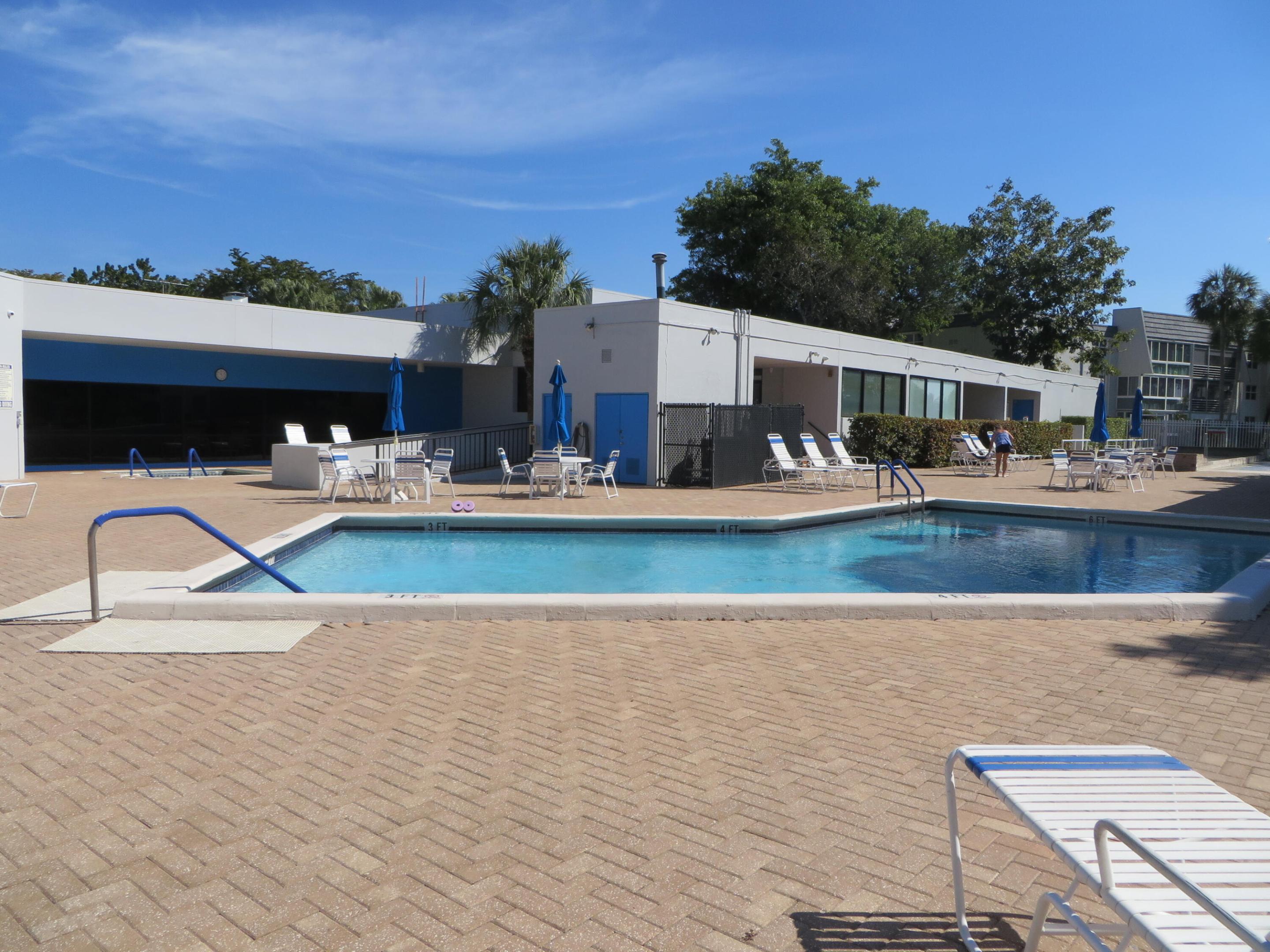 LIME BAY CONDOMINIUM 8 - Residential
