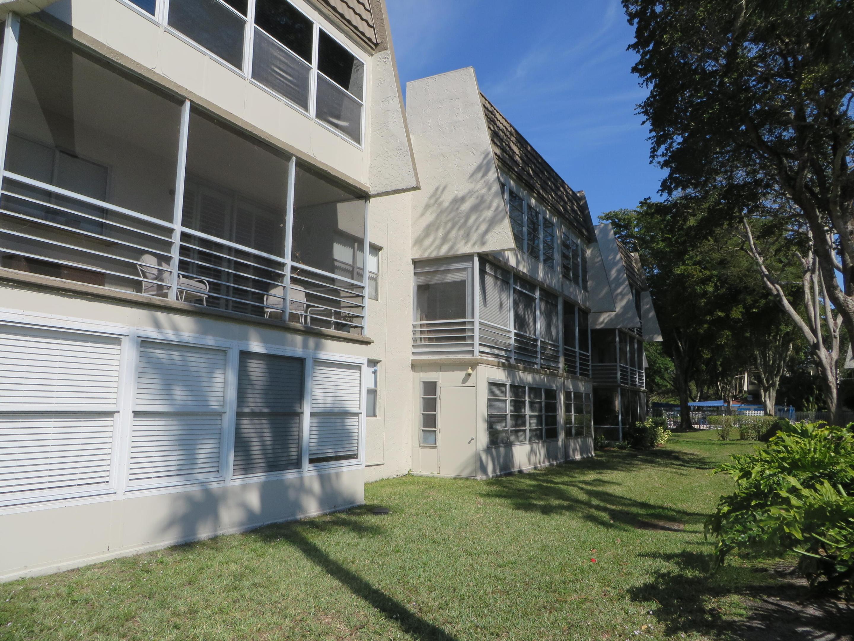 LIME BAY CONDOMINIUM 8 - Residential