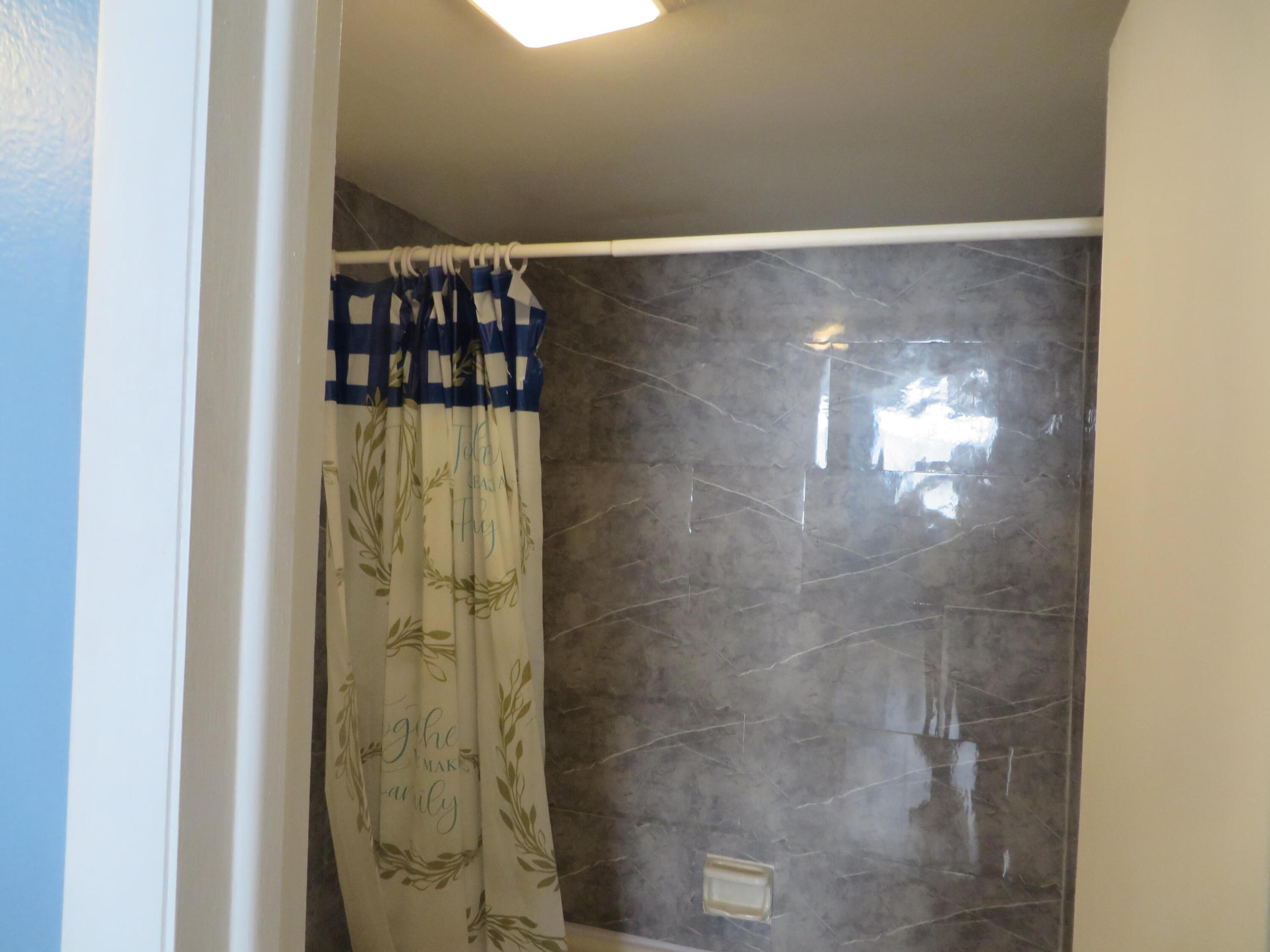 LIME BAY CONDOMINIUM 8 - Residential