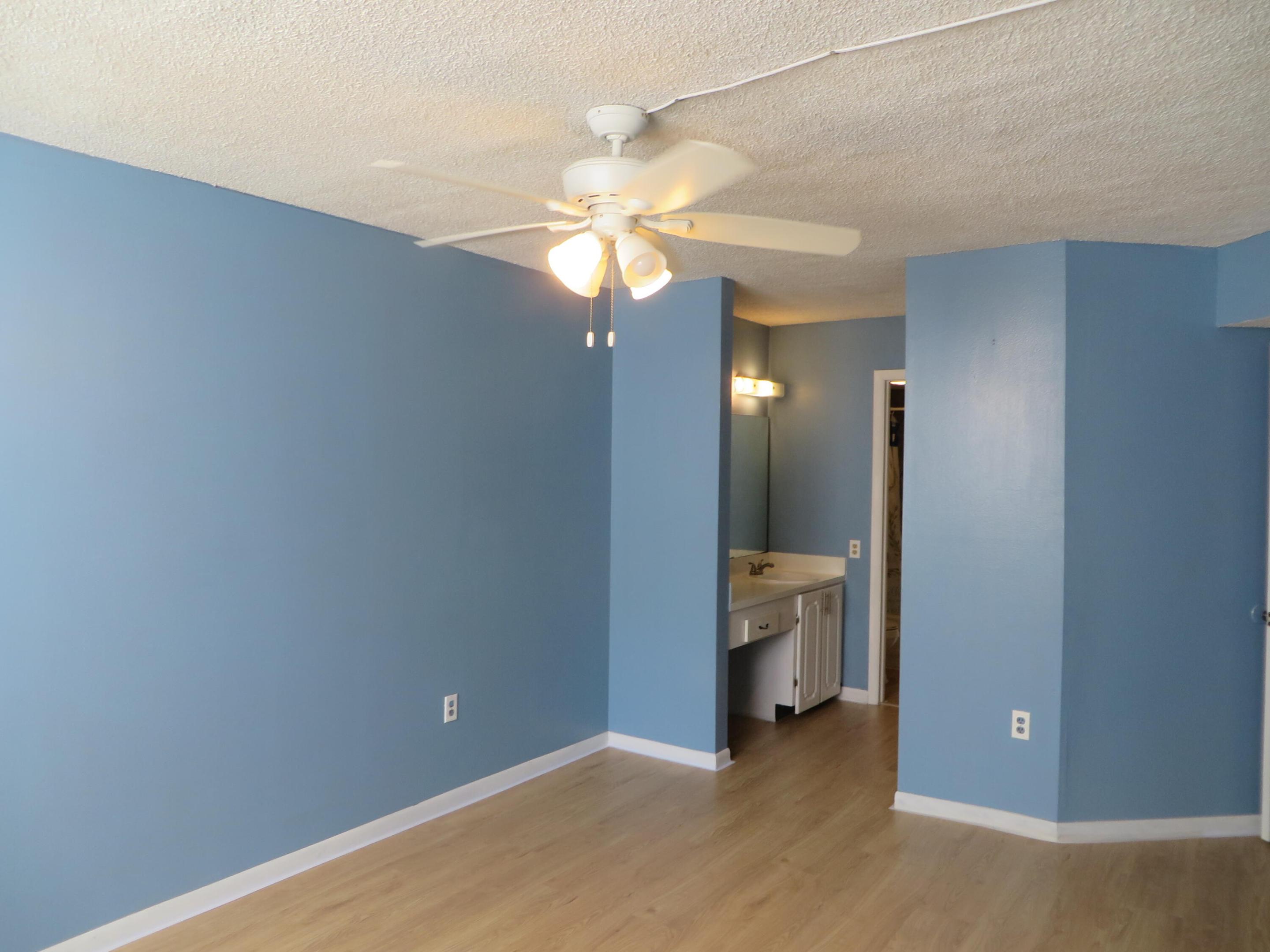 LIME BAY CONDOMINIUM 8 - Residential