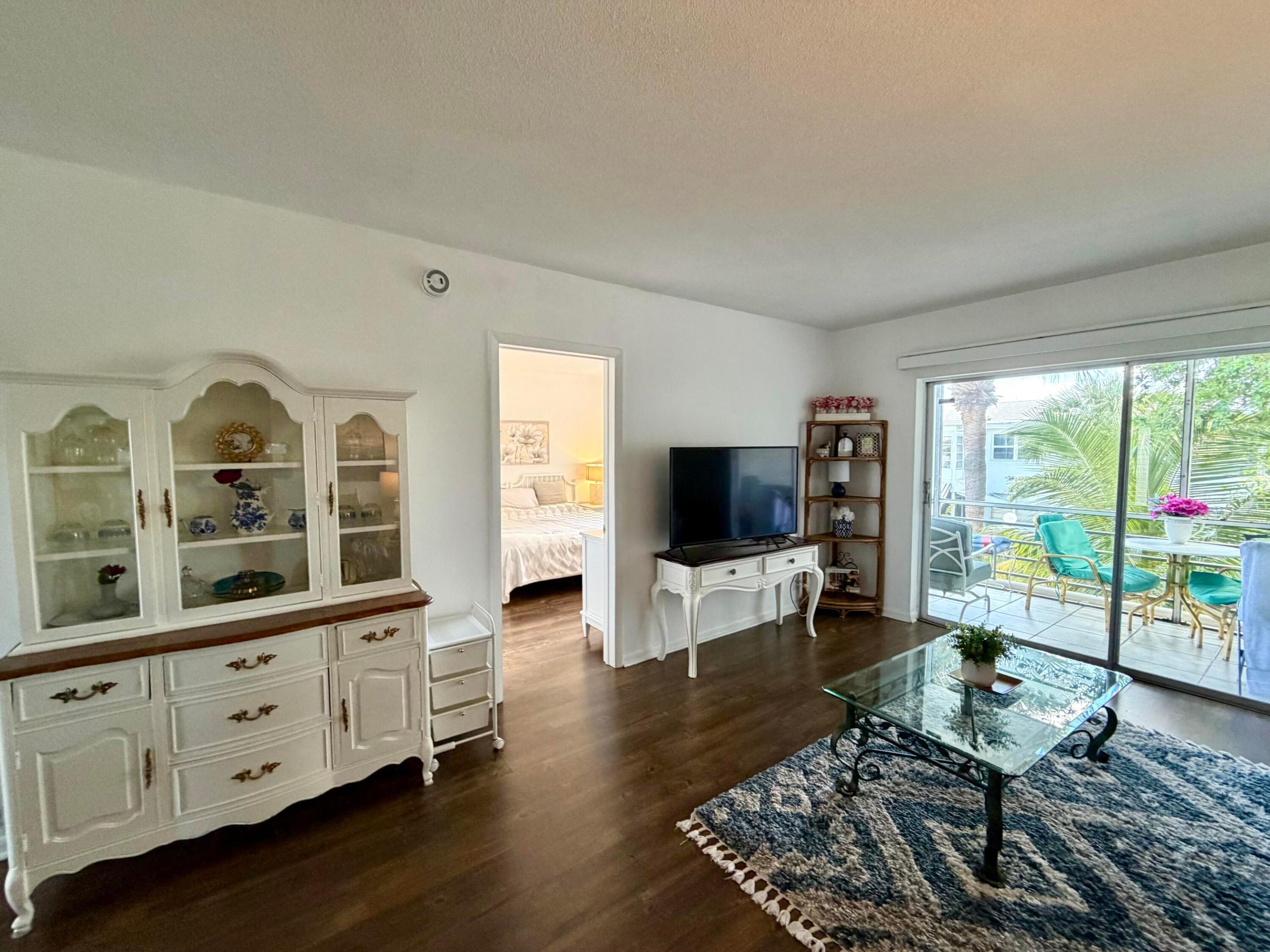 FAIRVIEW IV CONDO - Residential