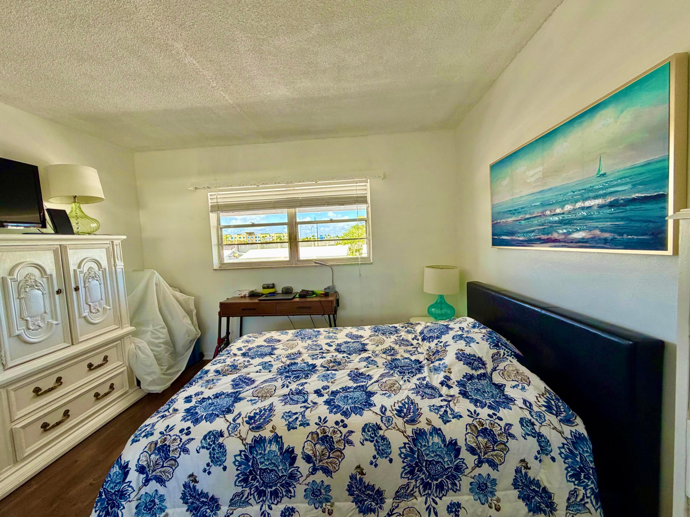 FAIRVIEW IV CONDO - Residential