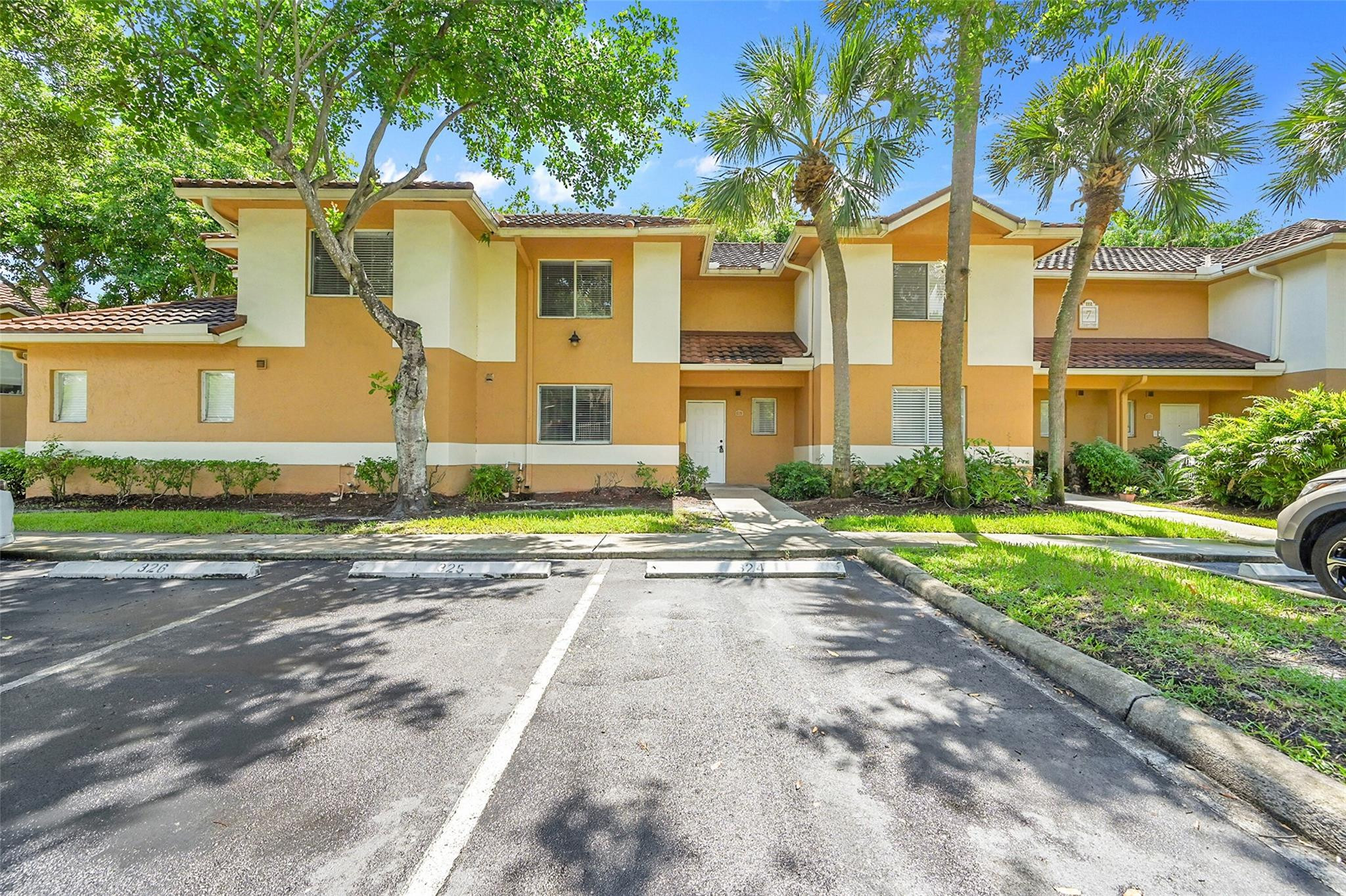 COLONNADES CONDO - Residential