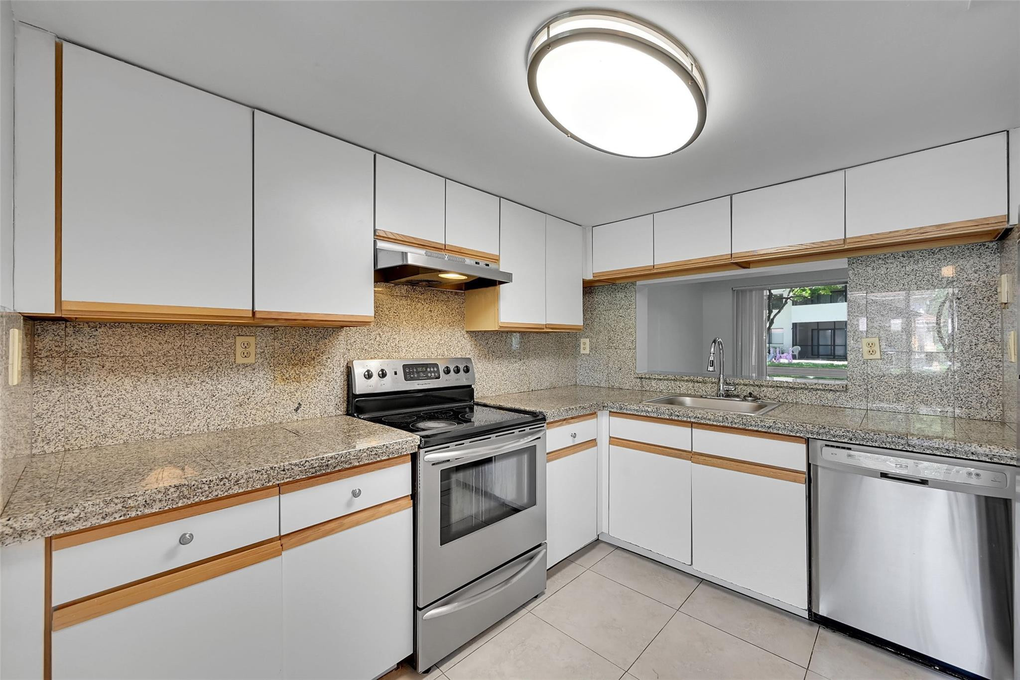 COLONNADES CONDO - Residential