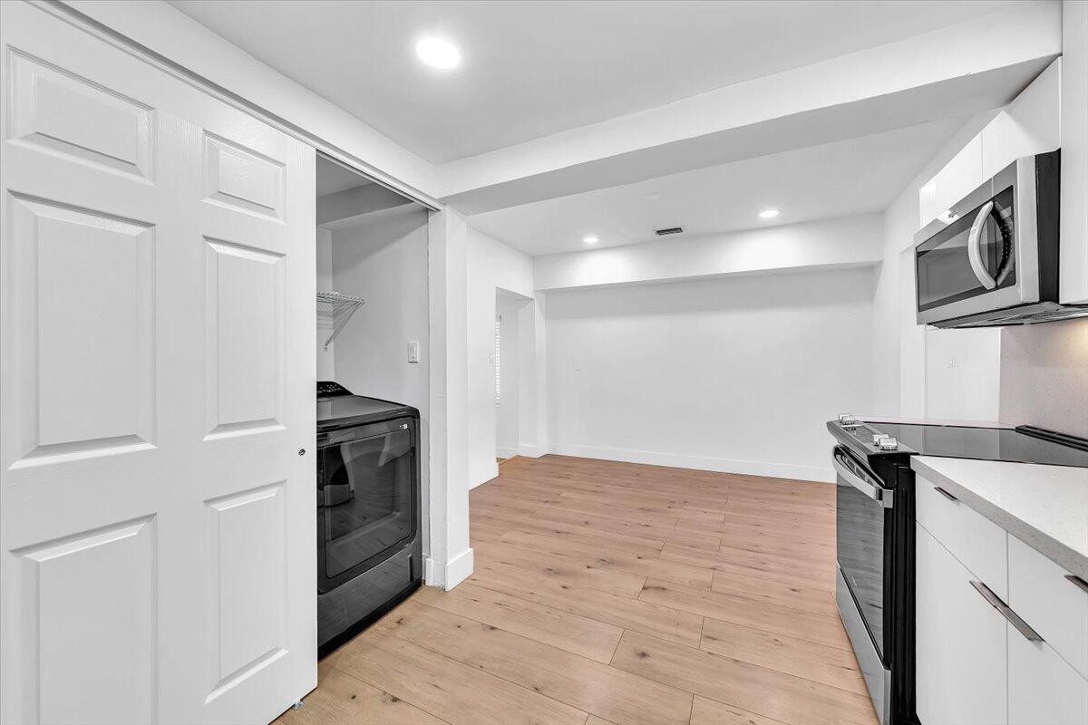 INGLESIDE PARK - Residential