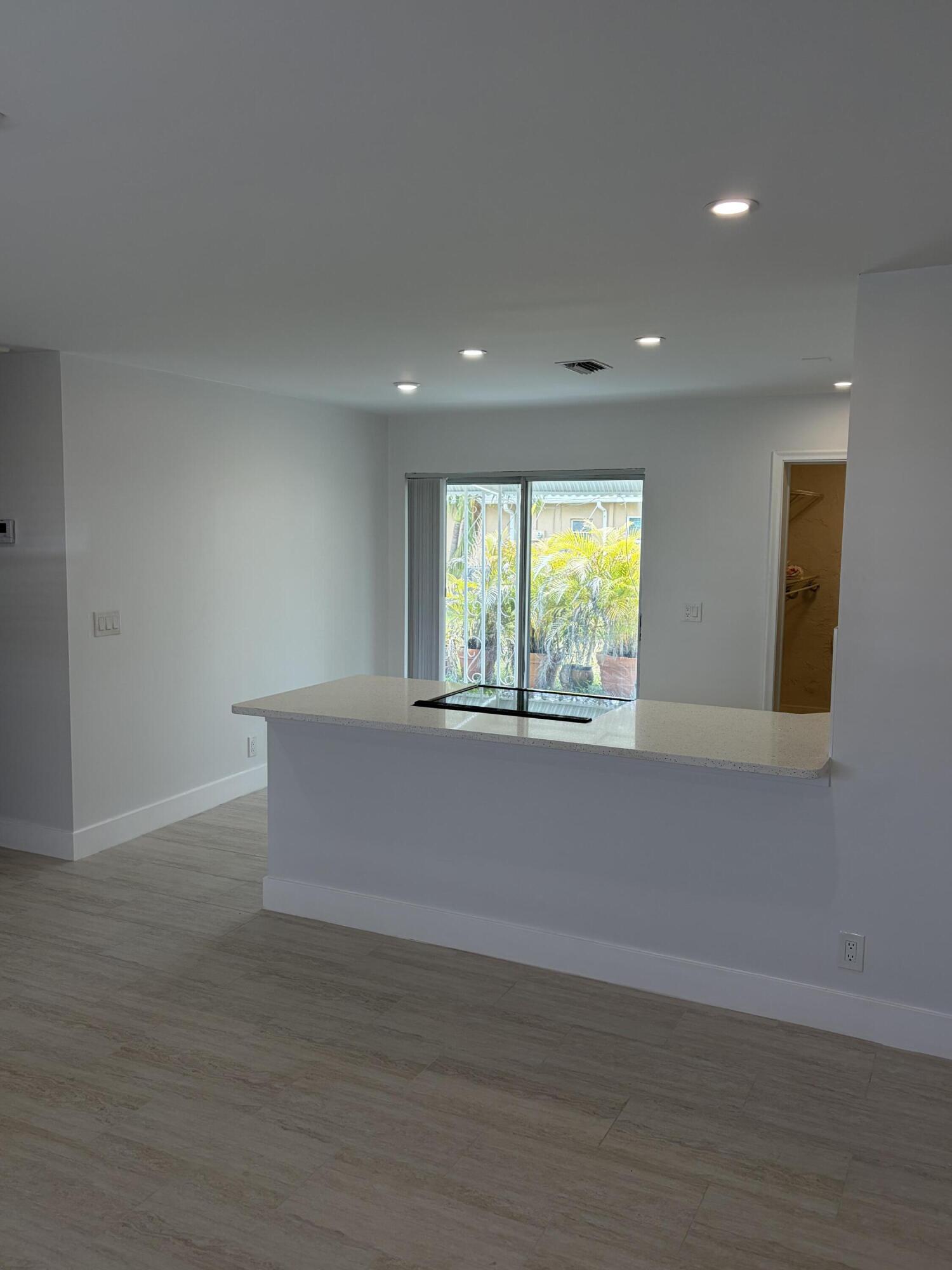 IMPERIAL VILLAS CONDO - Residential Lease