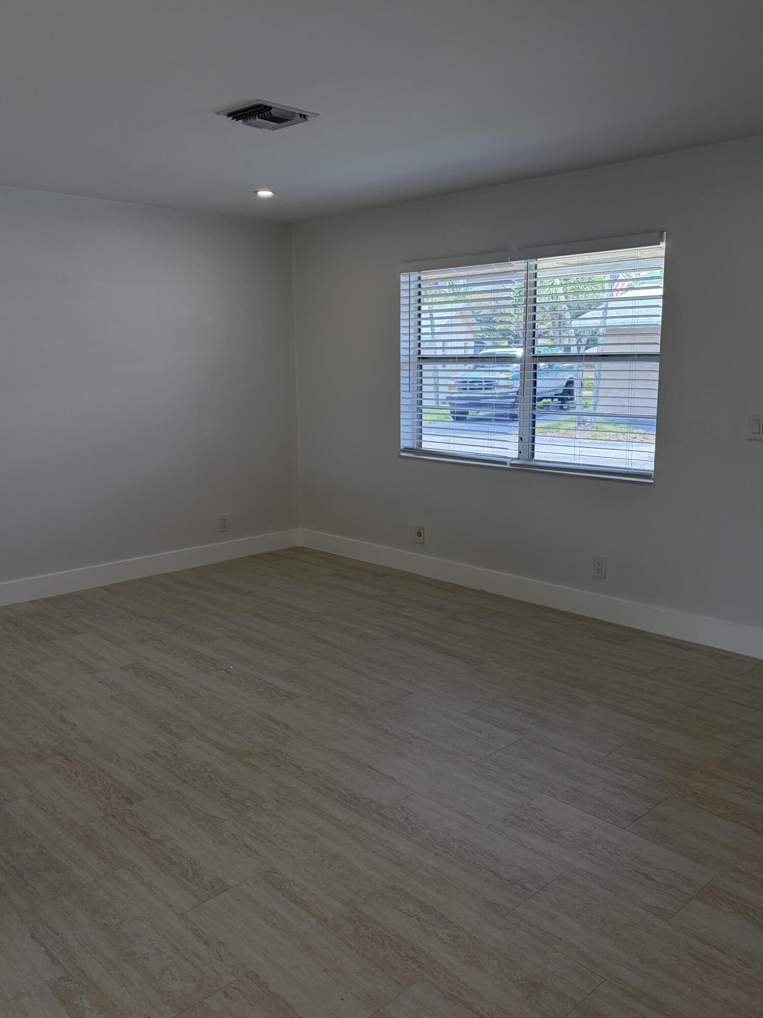 IMPERIAL VILLAS CONDO - Residential Lease