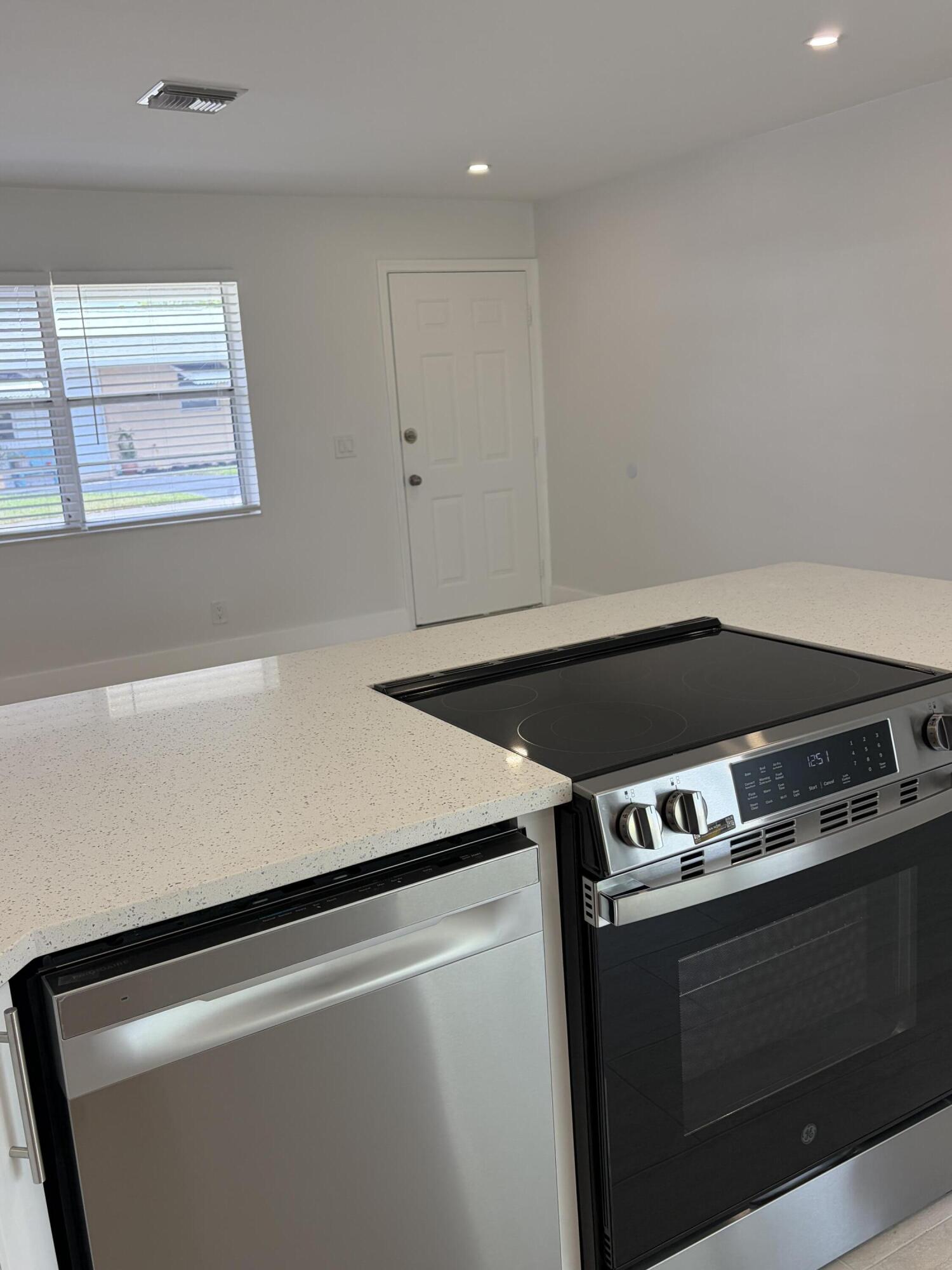 IMPERIAL VILLAS CONDO - Residential Lease