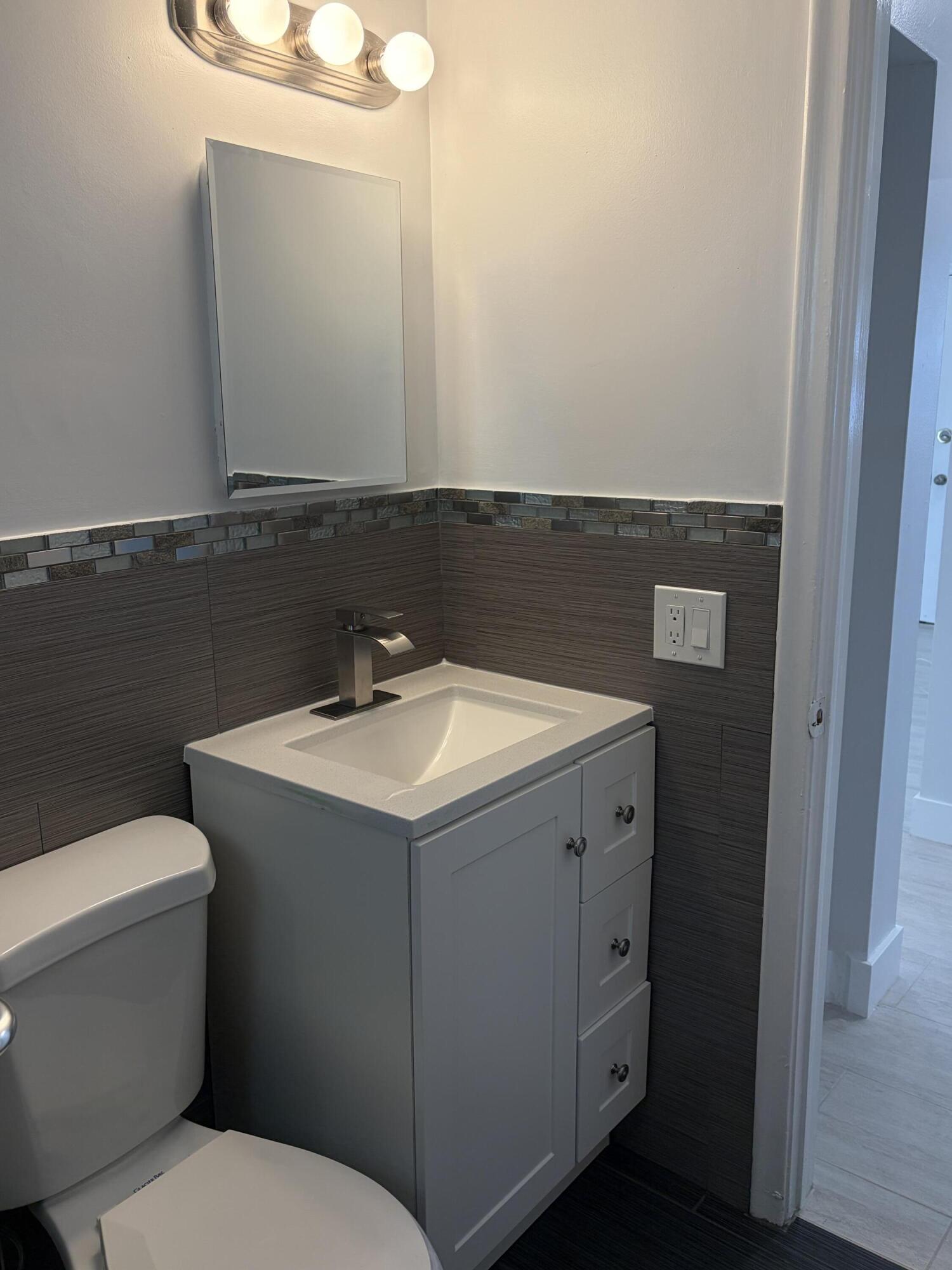 IMPERIAL VILLAS CONDO - Residential Lease