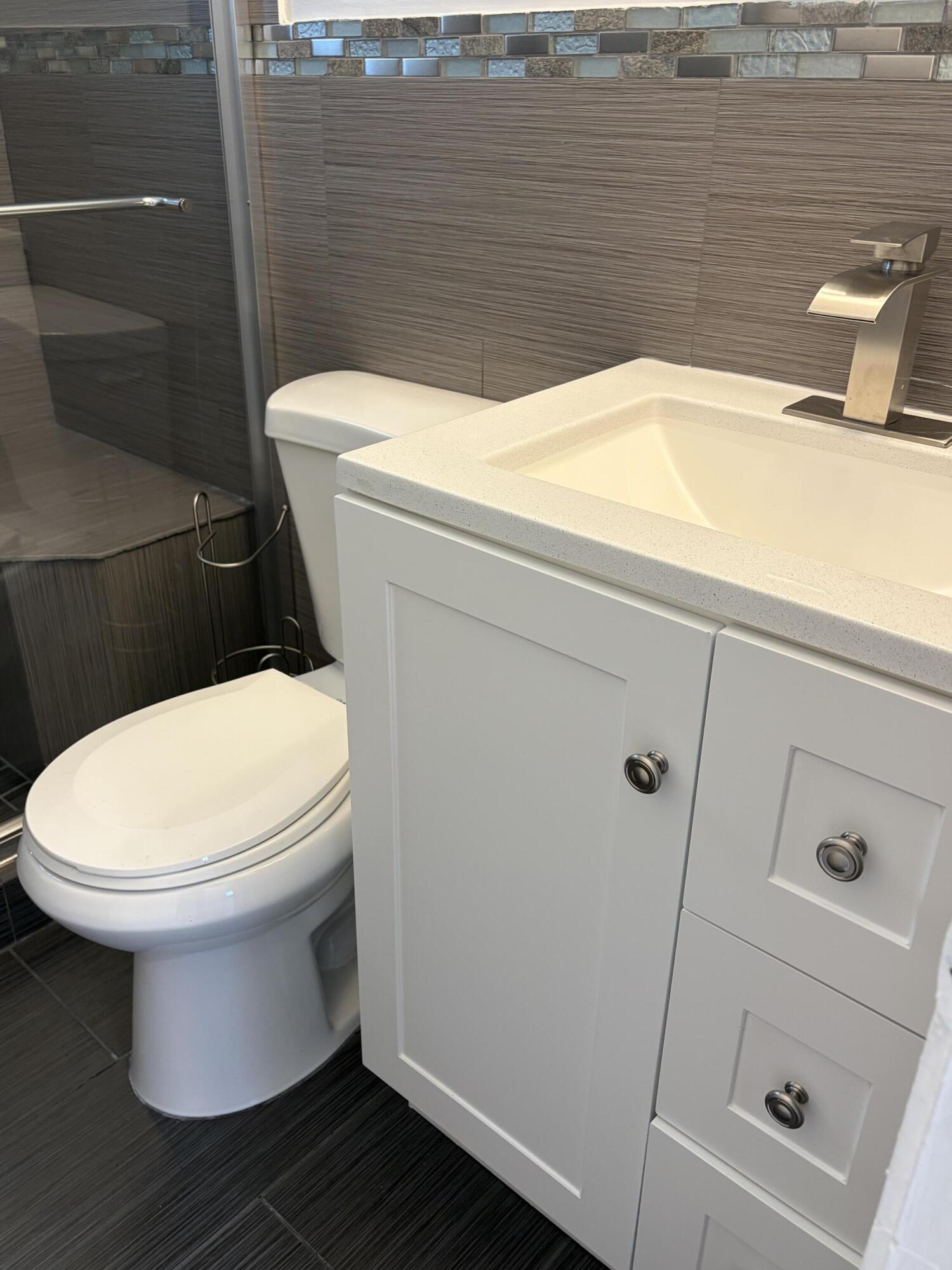 IMPERIAL VILLAS CONDO - Residential Lease
