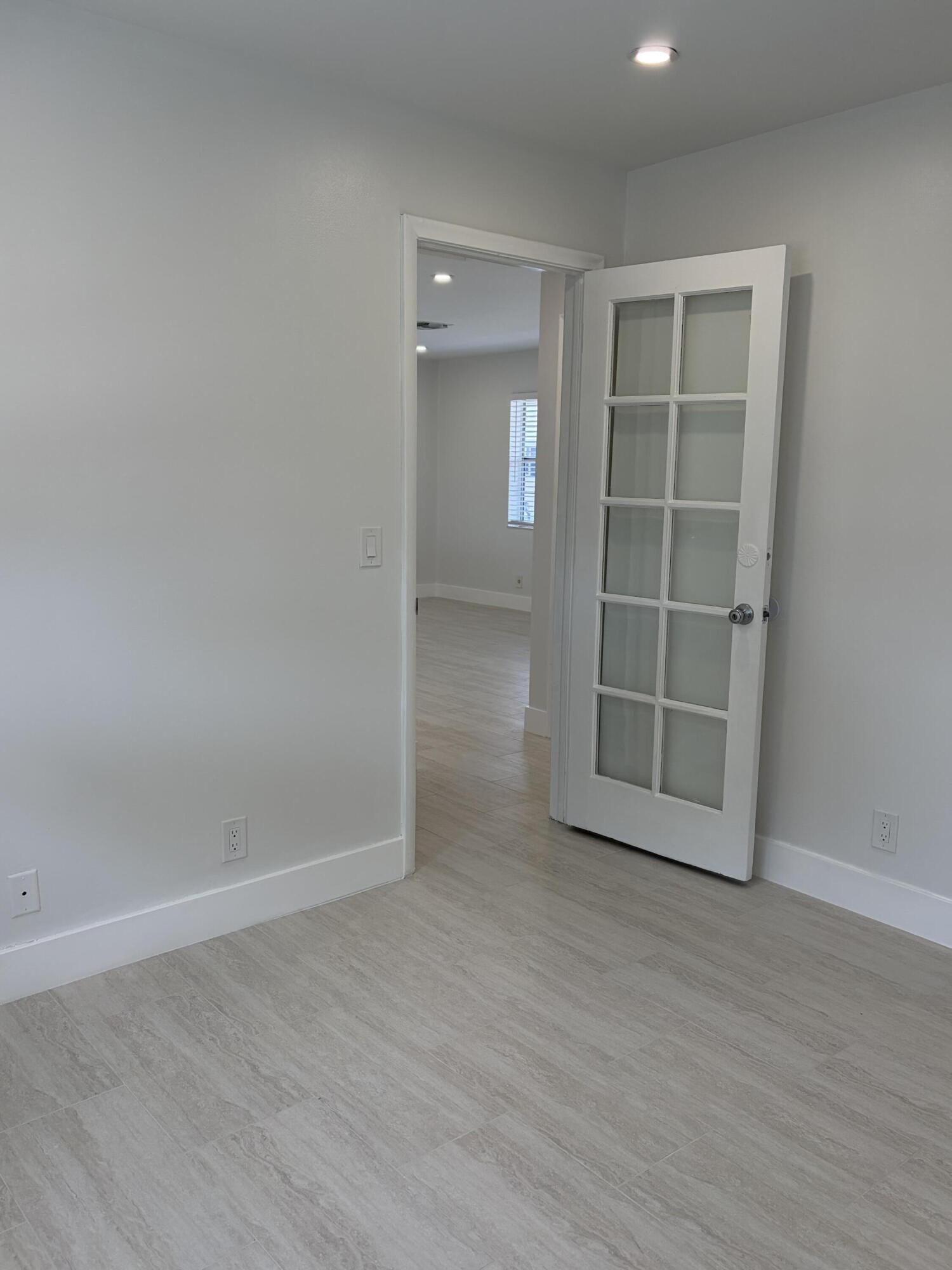 IMPERIAL VILLAS CONDO - Residential Lease