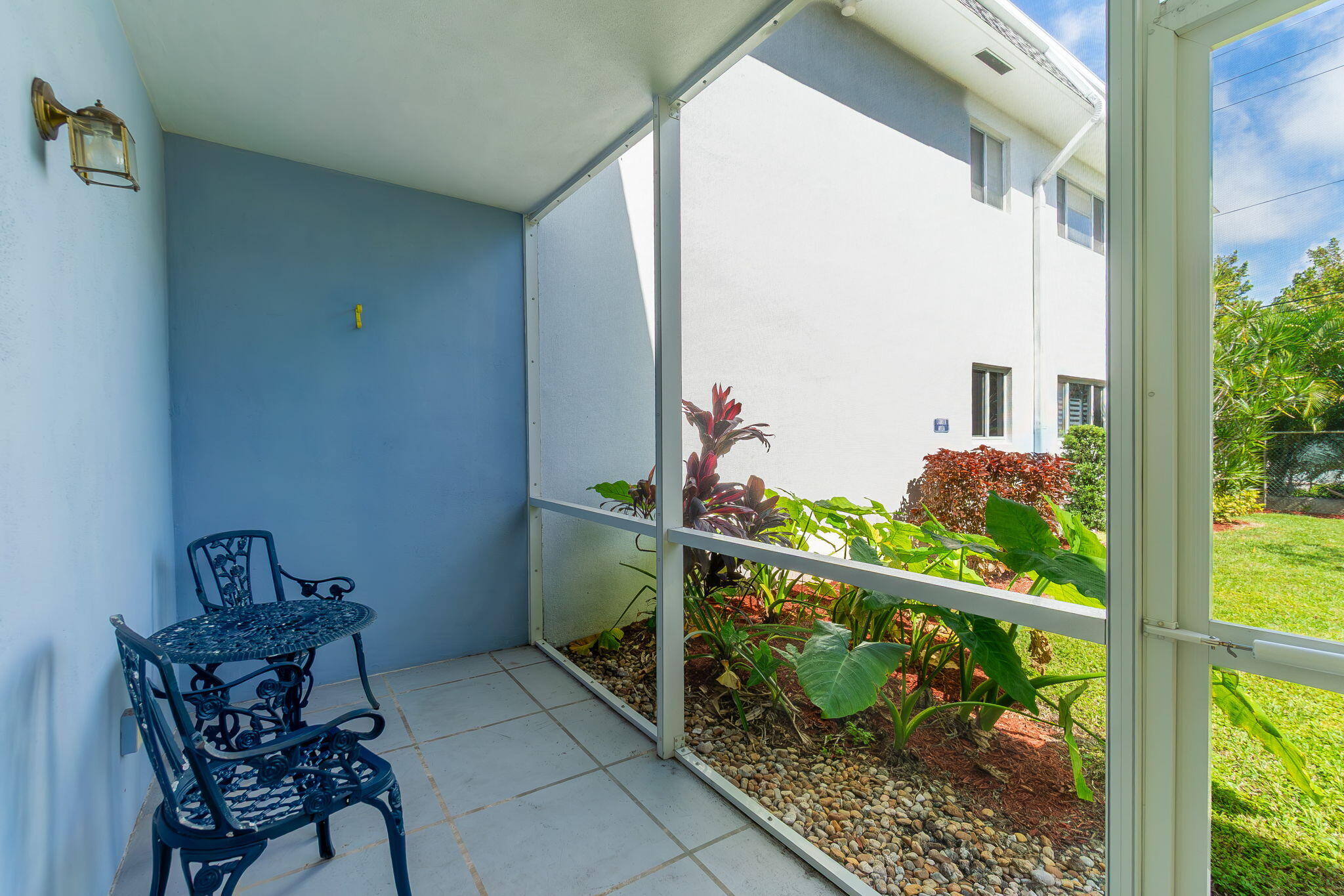 MURRY HILLS APT BLDG CONDO - Residential