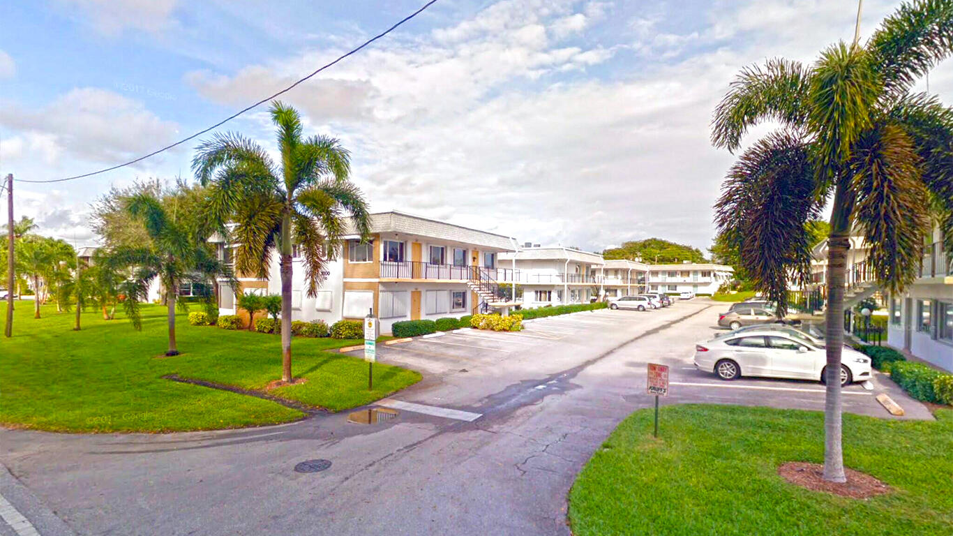 MURRY HILLS APT BLDG CONDO - Residential