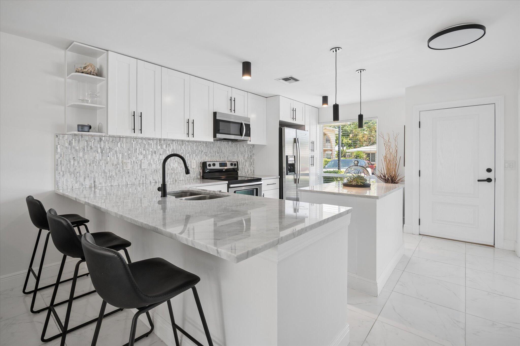PALM GREENS AT VILLA DEL RAY CONDO II - Residential