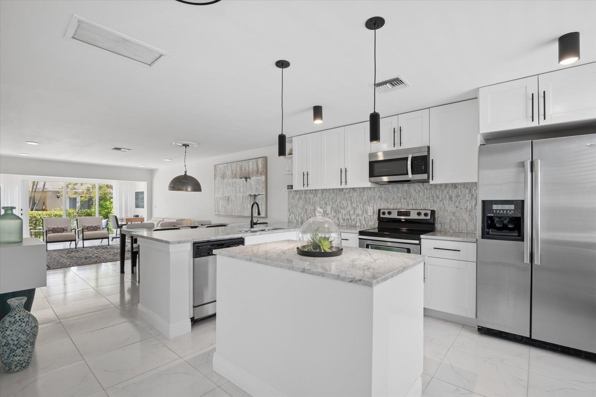 PALM GREENS AT VILLA DEL RAY CONDO II - Residential
