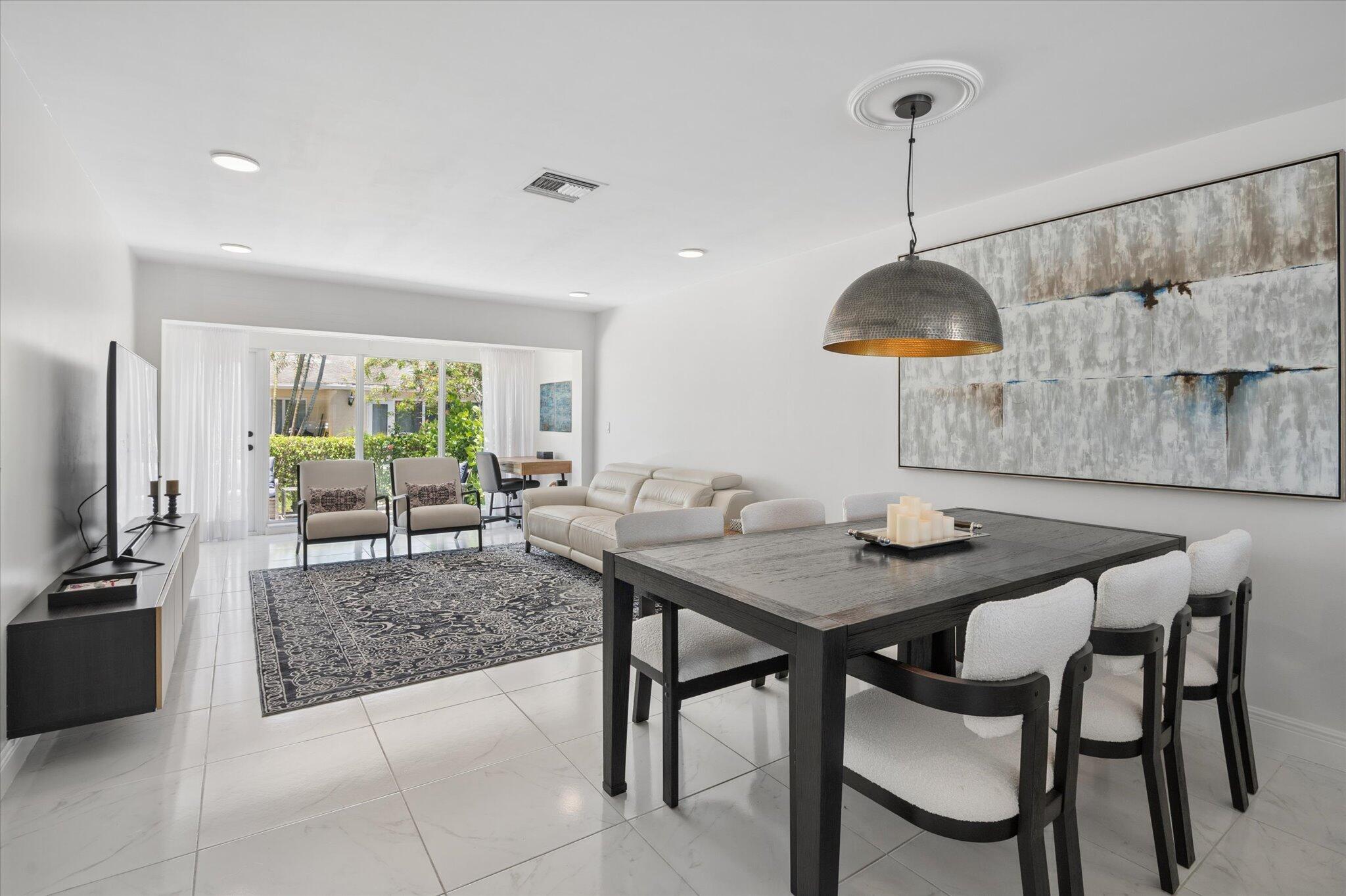 PALM GREENS AT VILLA DEL RAY CONDO II - Residential