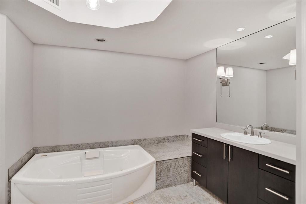 MEDITERRANEA CONDO - Residential