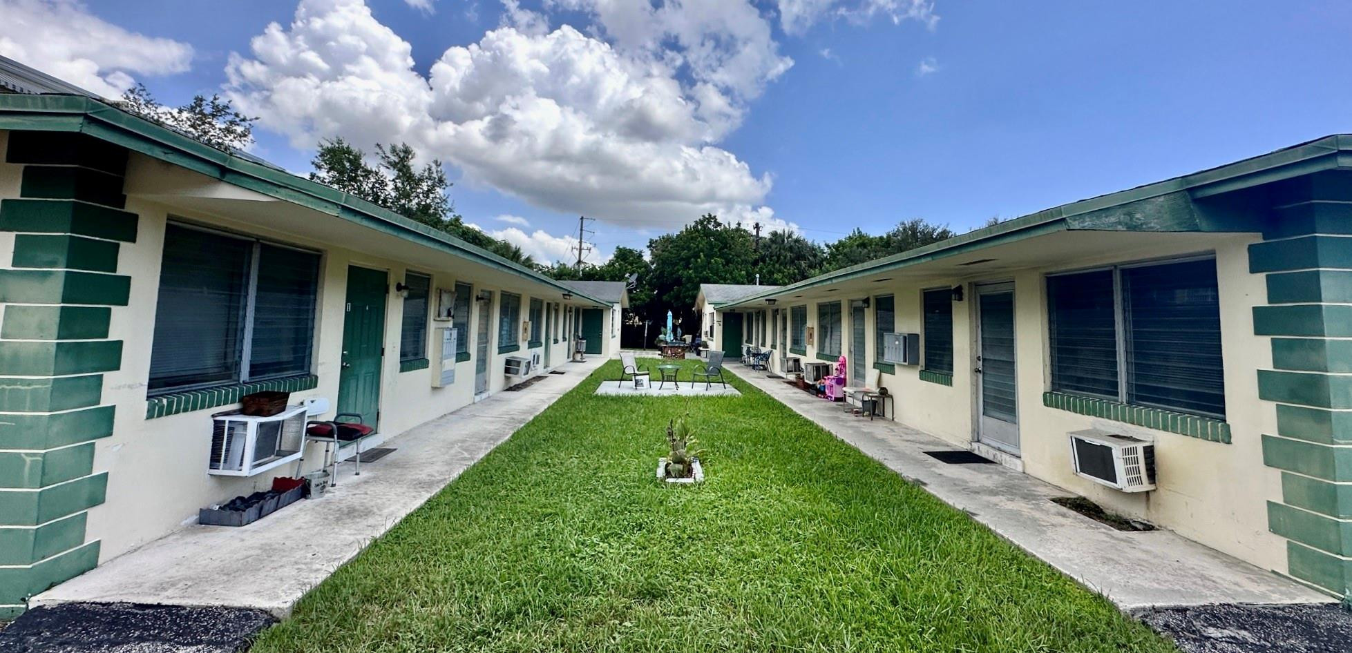 Freshly painted 2-bedroom, 2-bath home in a prime location! Just minutes from Fort Lauderdale Beach, Publix, Whole Foods, shopping, dining, and some of the area's best restaurants. Enjoy the convenience of nearby entertainment and major roadways, making it easy to experience everything Fort Lauderdale has to offer.  Please note that this property does not have on-site laundry facilities. However, there is a nearby laundromat just a short drive away for your convenience.