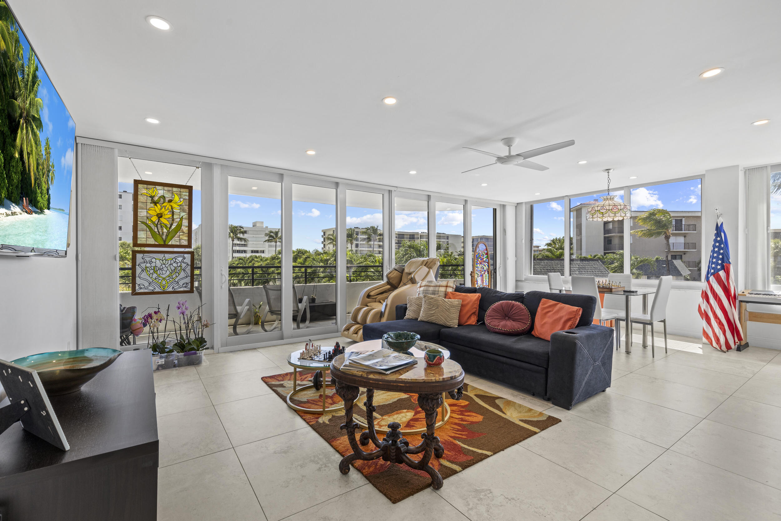 MAYFAIR HOUSE CONDO - Residential