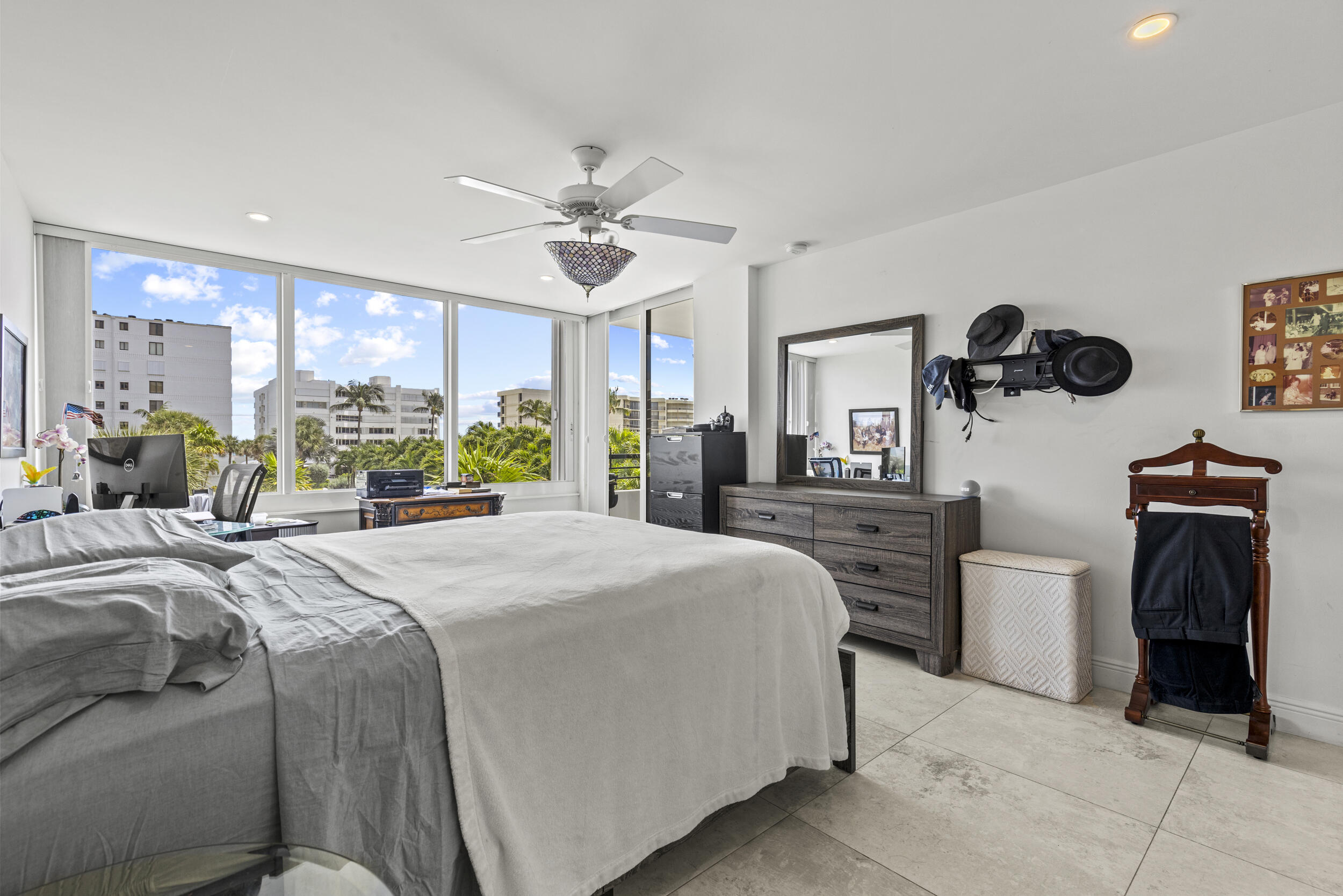 MAYFAIR HOUSE CONDO - Residential