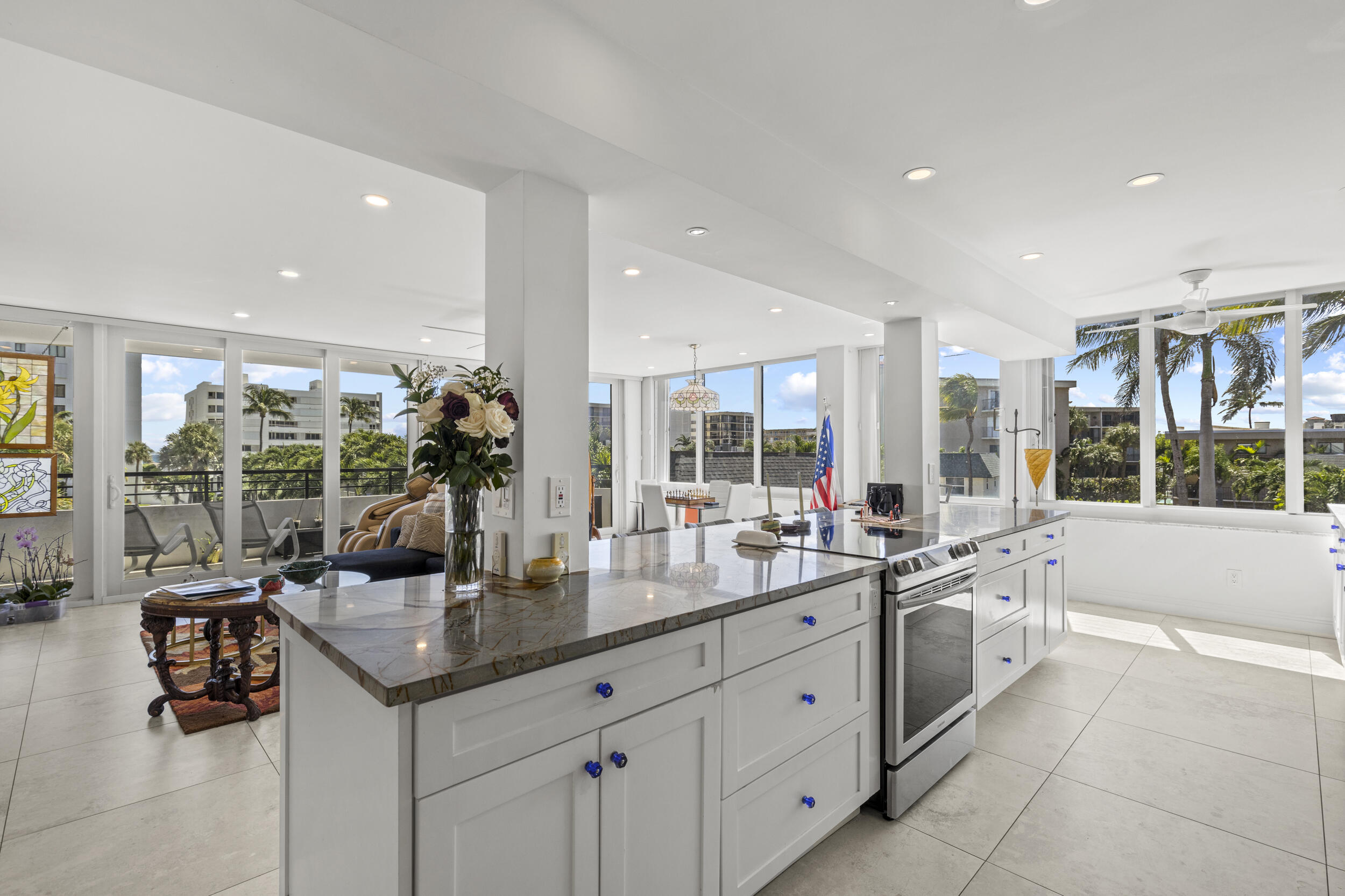 MAYFAIR HOUSE CONDO - Residential