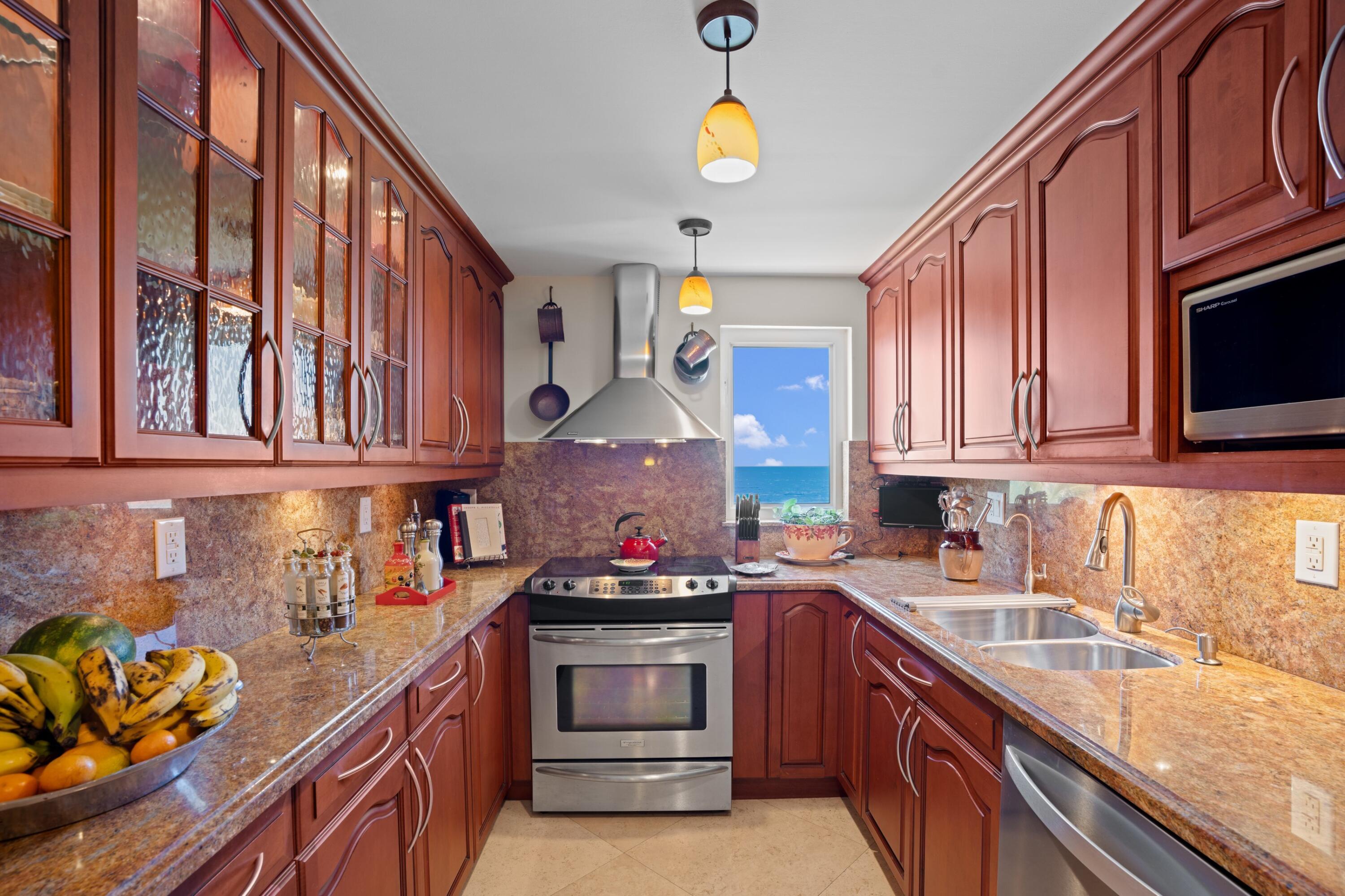 AMBASSADORS V SOUTH CONDO - Residential