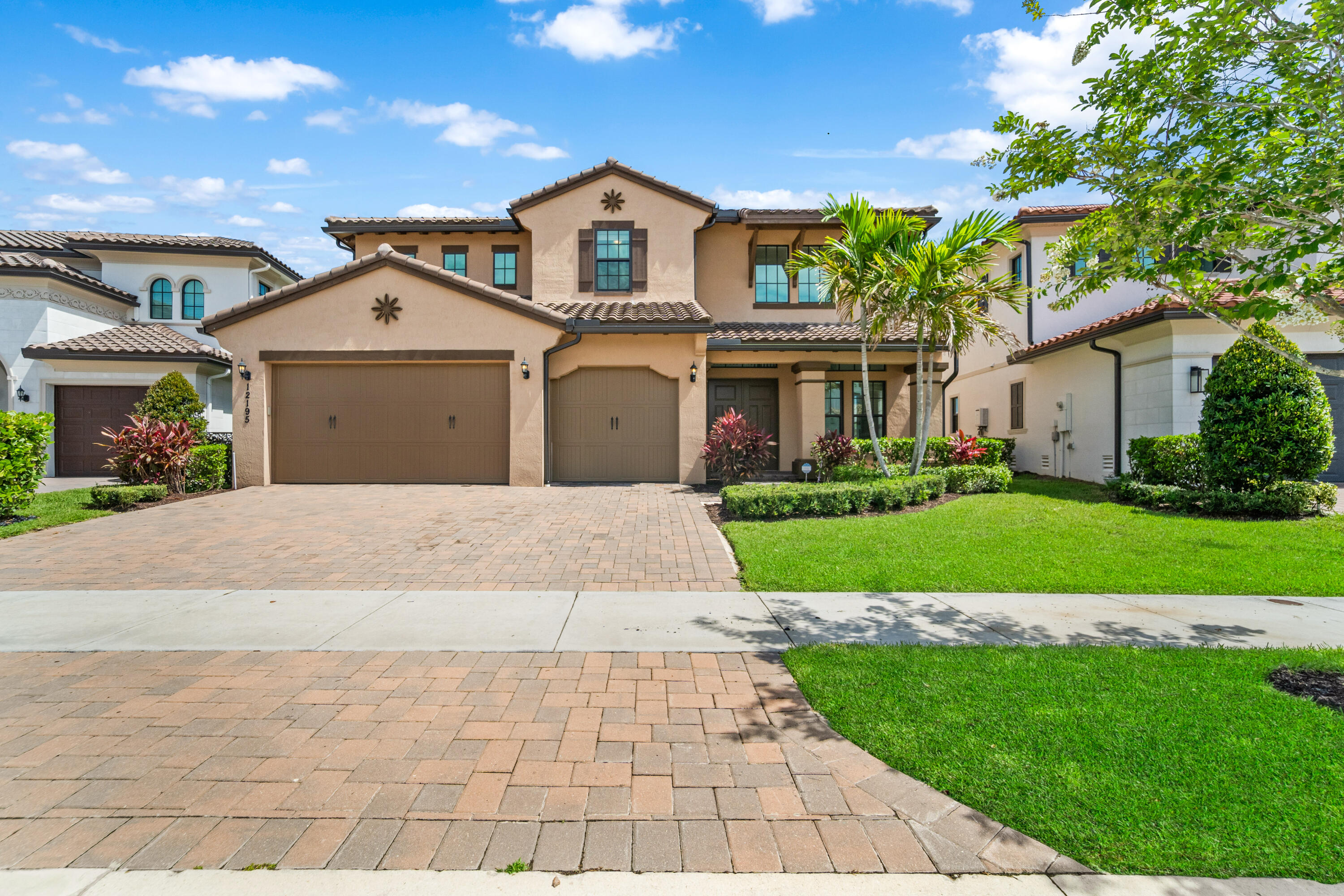 PARKLAND BAY - Residential
