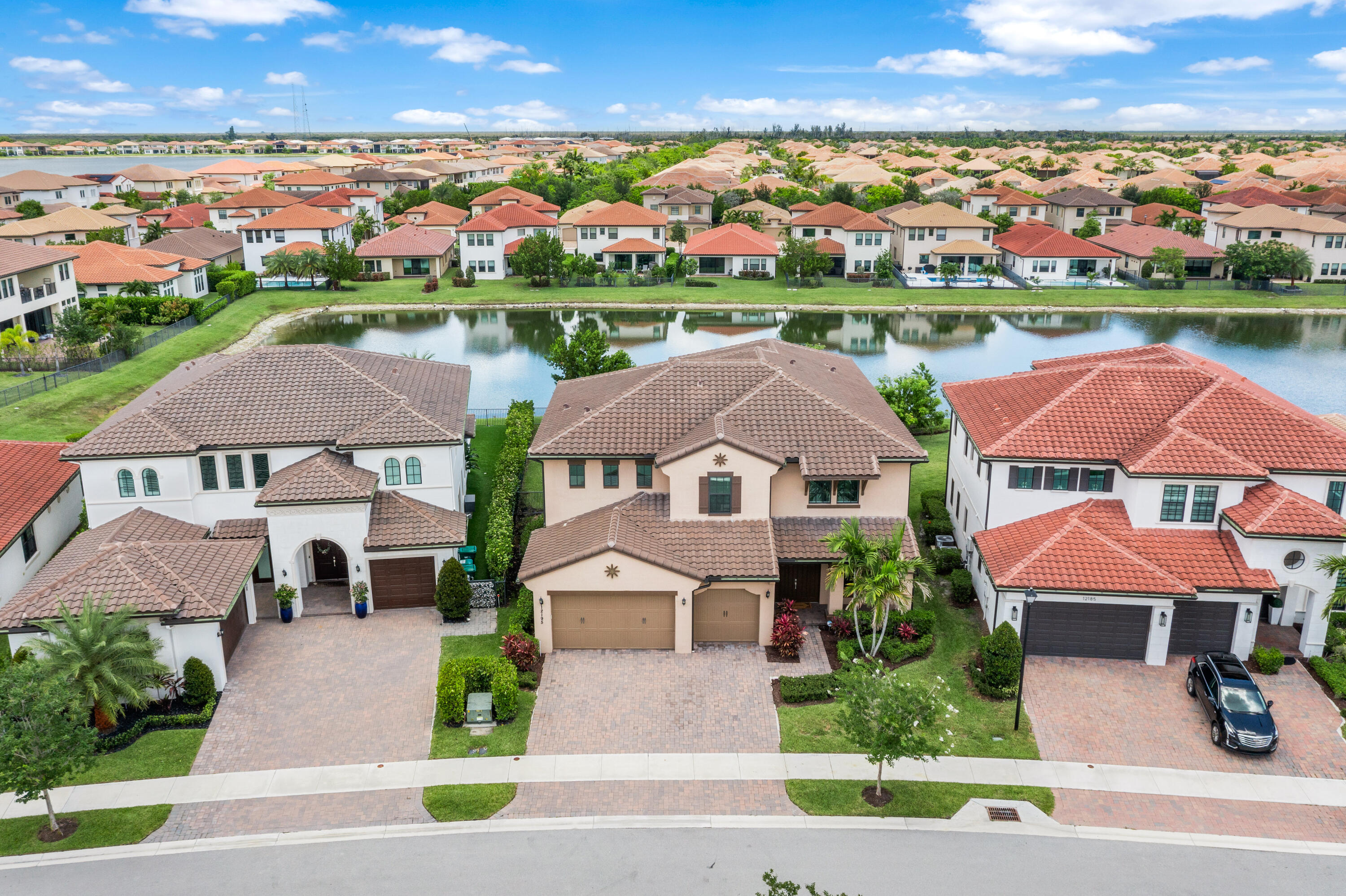 PARKLAND BAY - Residential