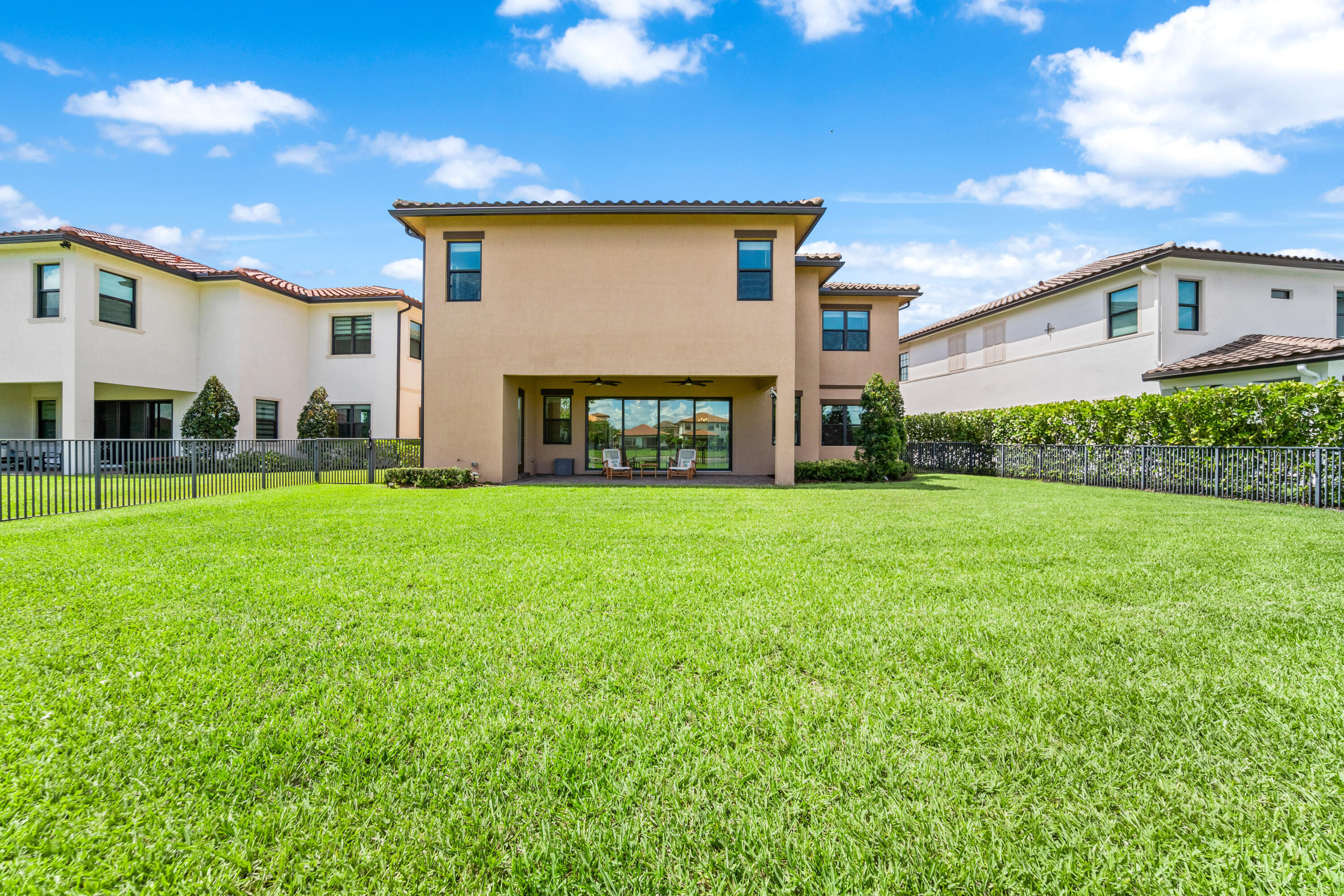 PARKLAND BAY - Residential