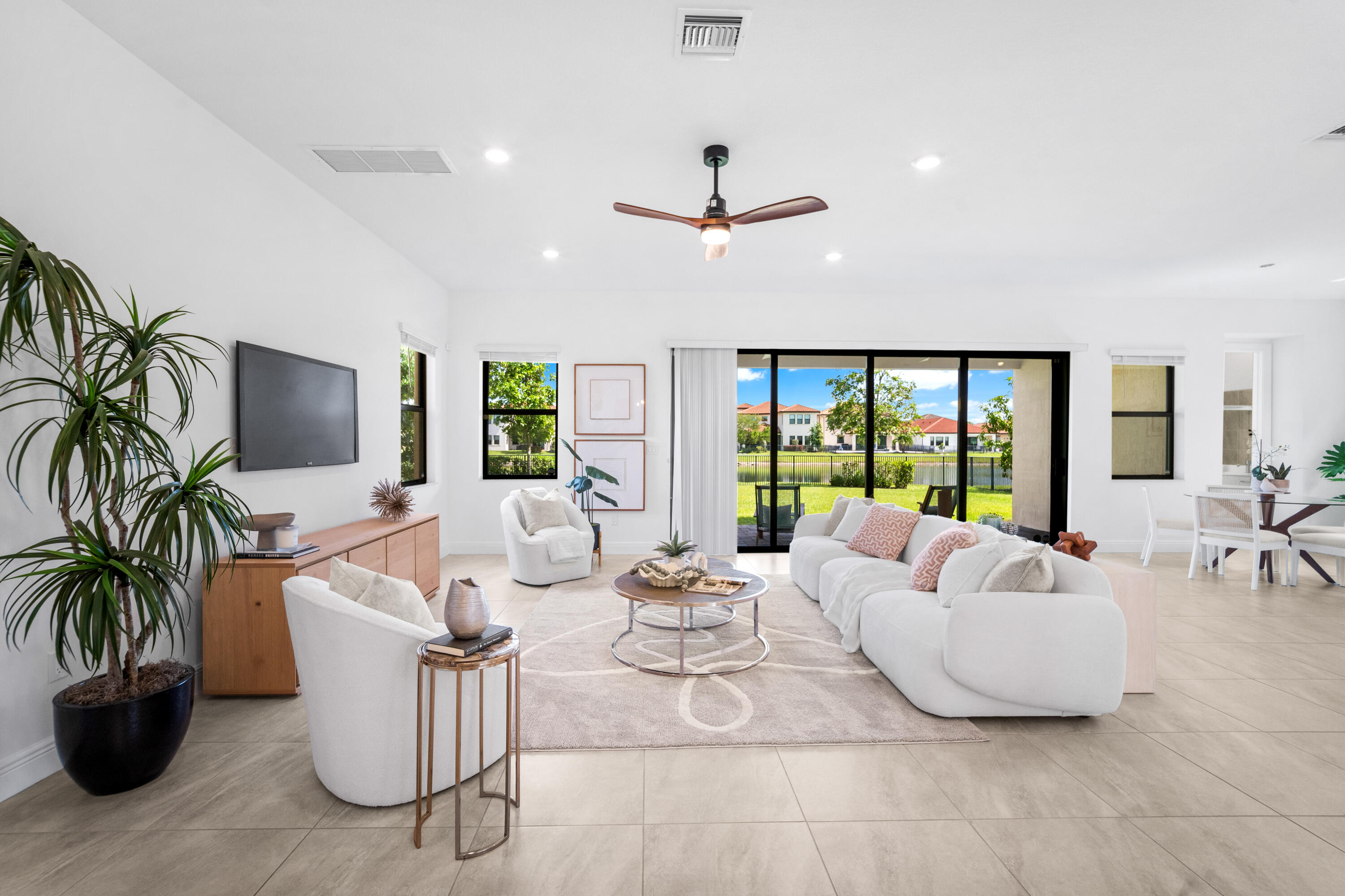 PARKLAND BAY - Residential