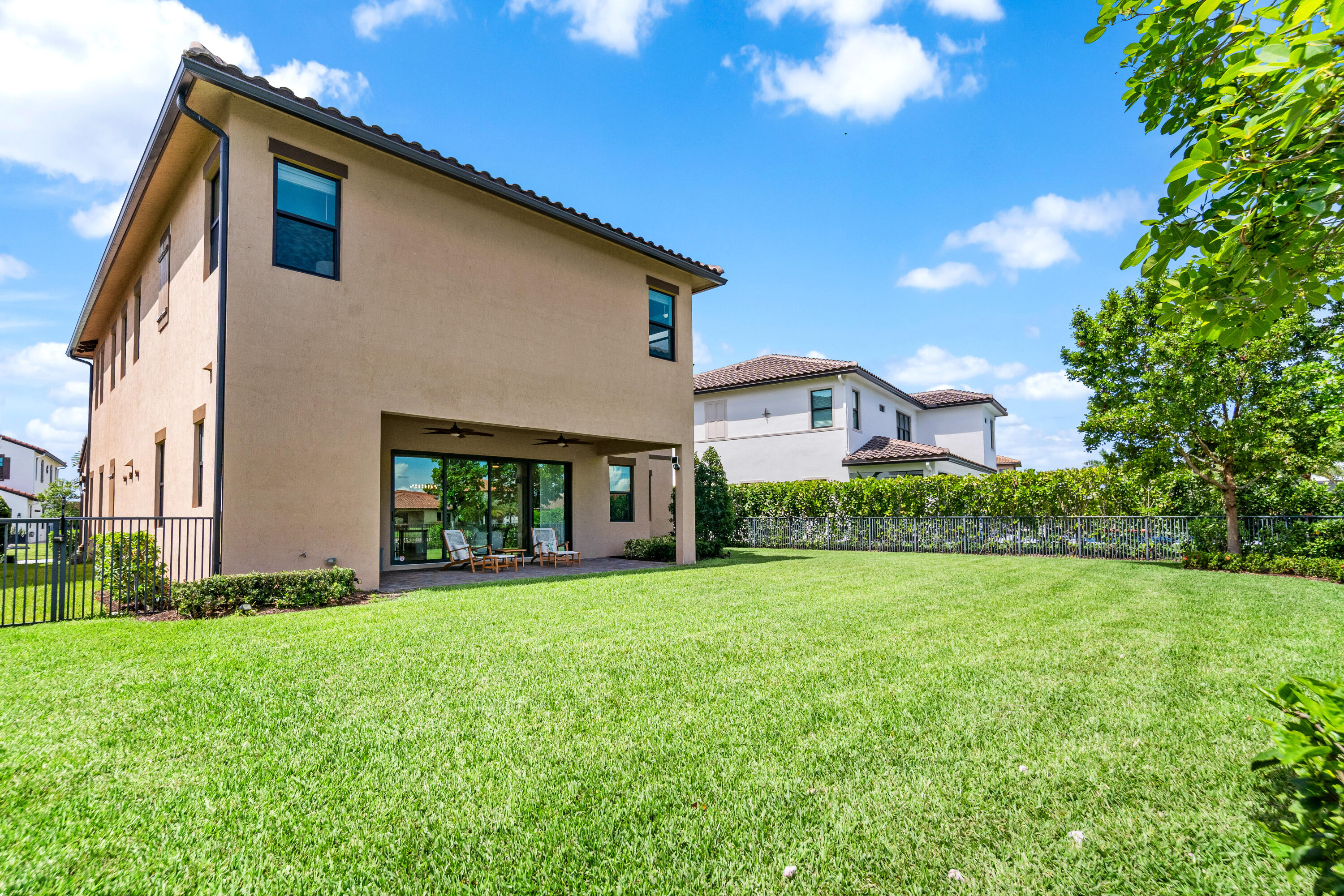 PARKLAND BAY - Residential