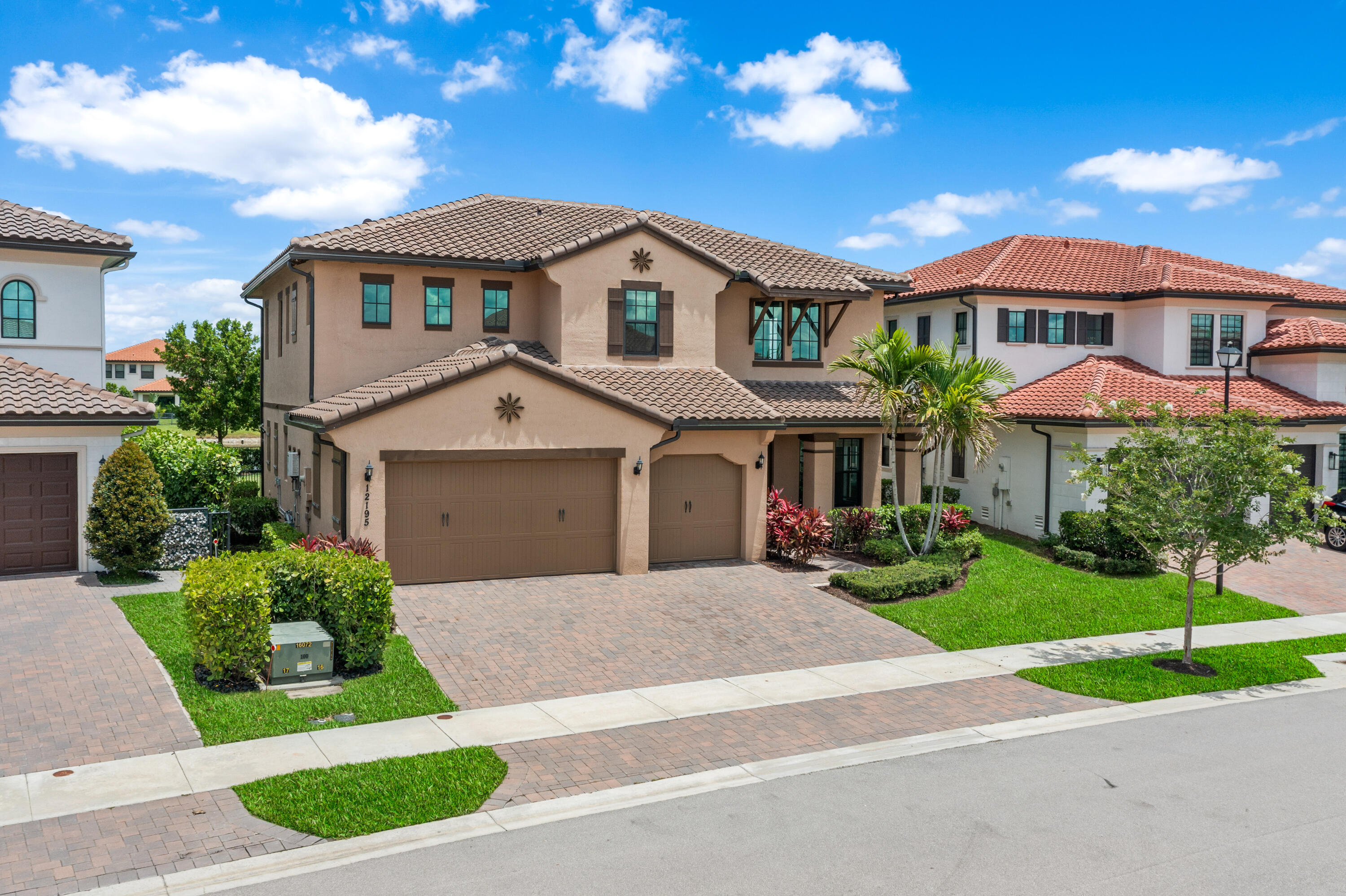 PARKLAND BAY - Residential