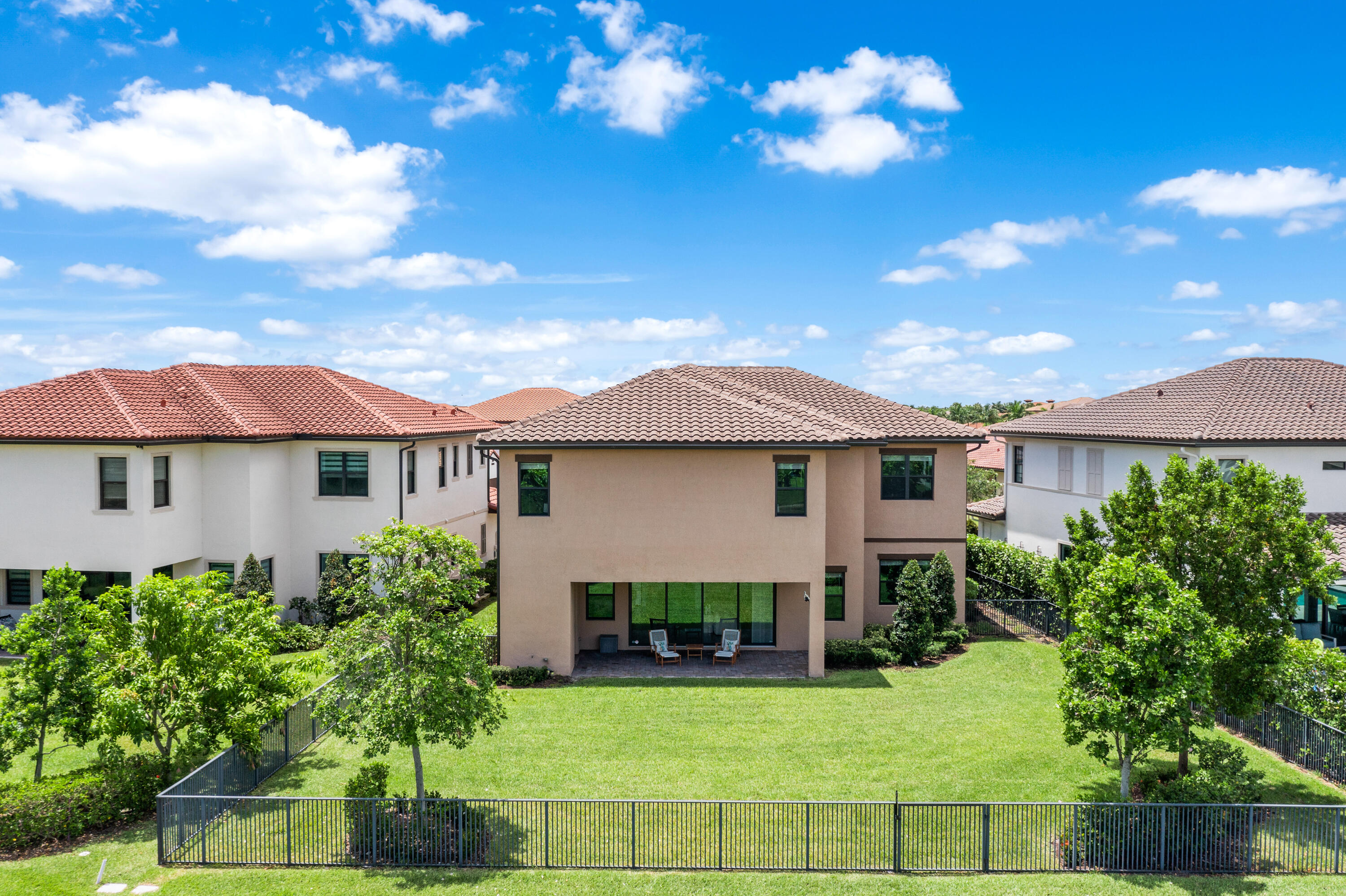 PARKLAND BAY - Residential