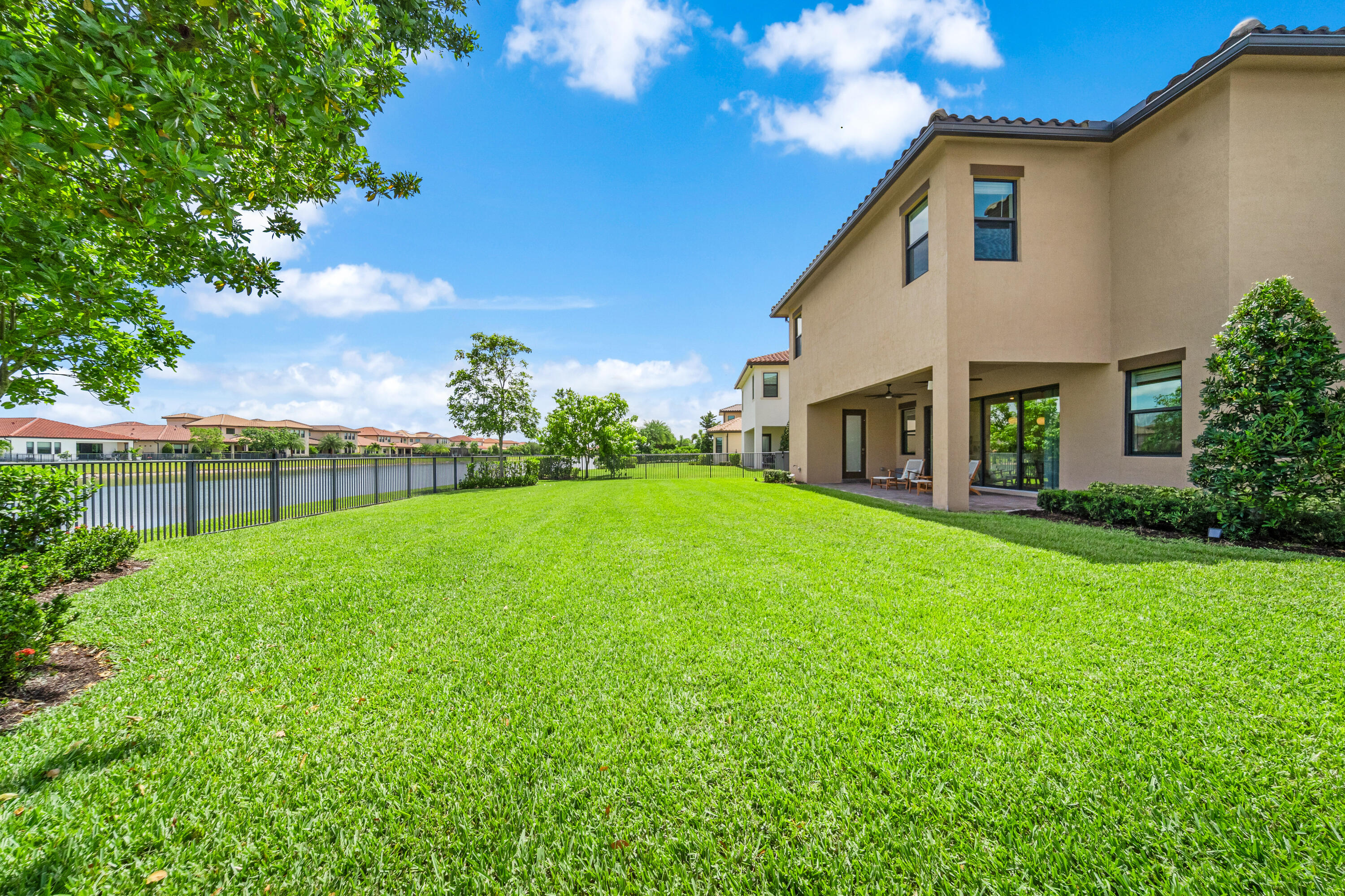 PARKLAND BAY - Residential