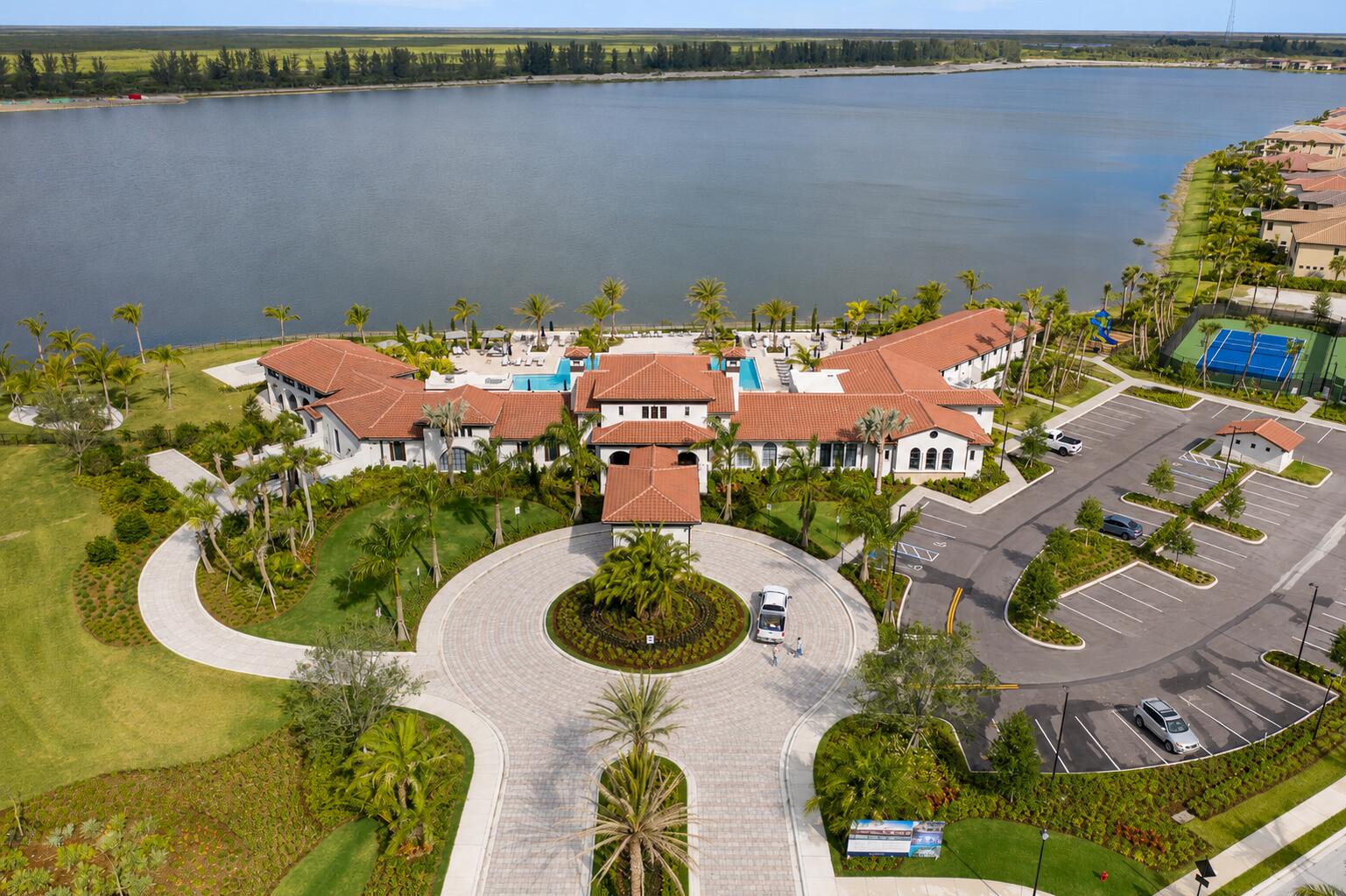 PARKLAND BAY - Residential