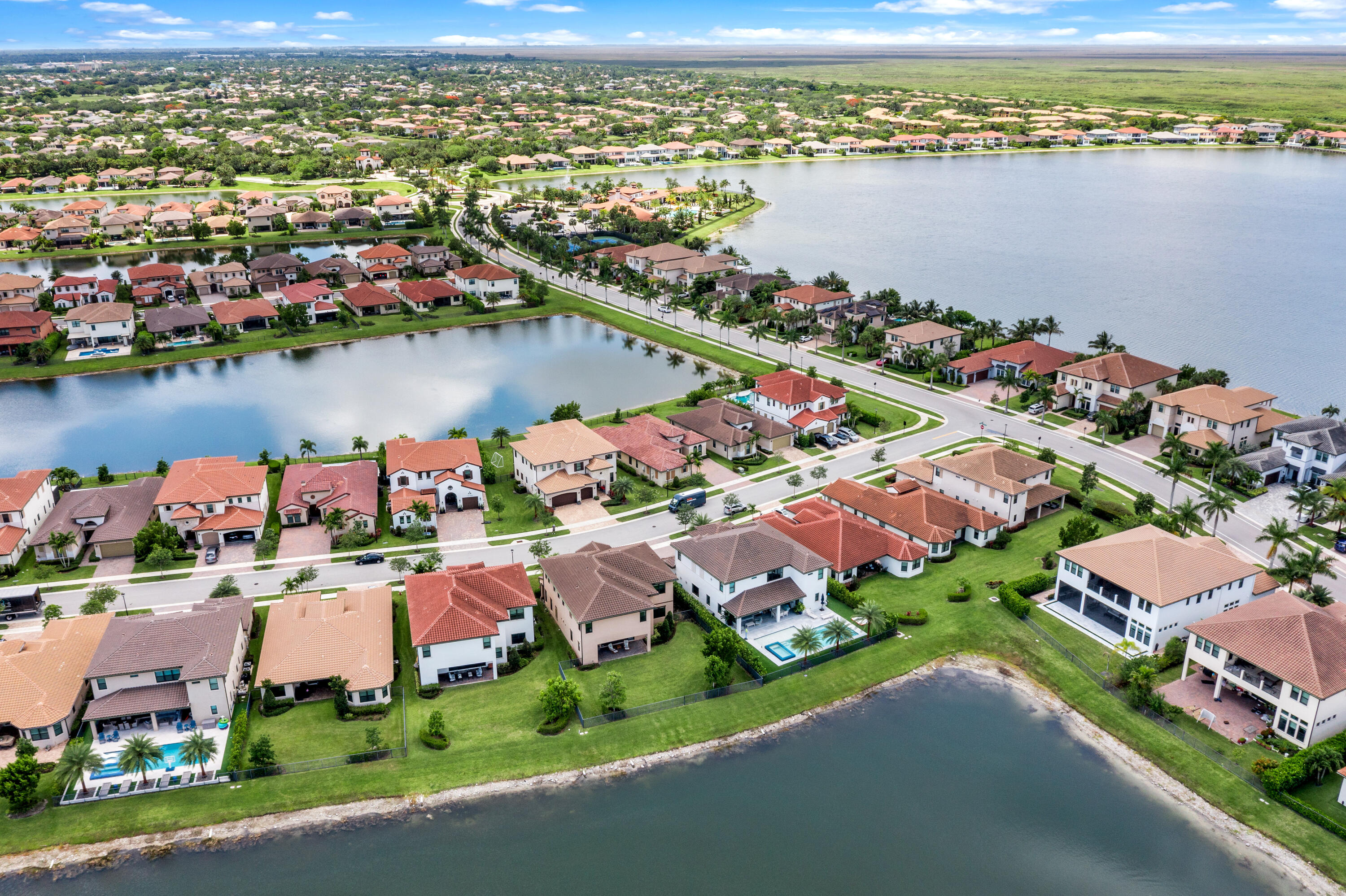 PARKLAND BAY - Residential