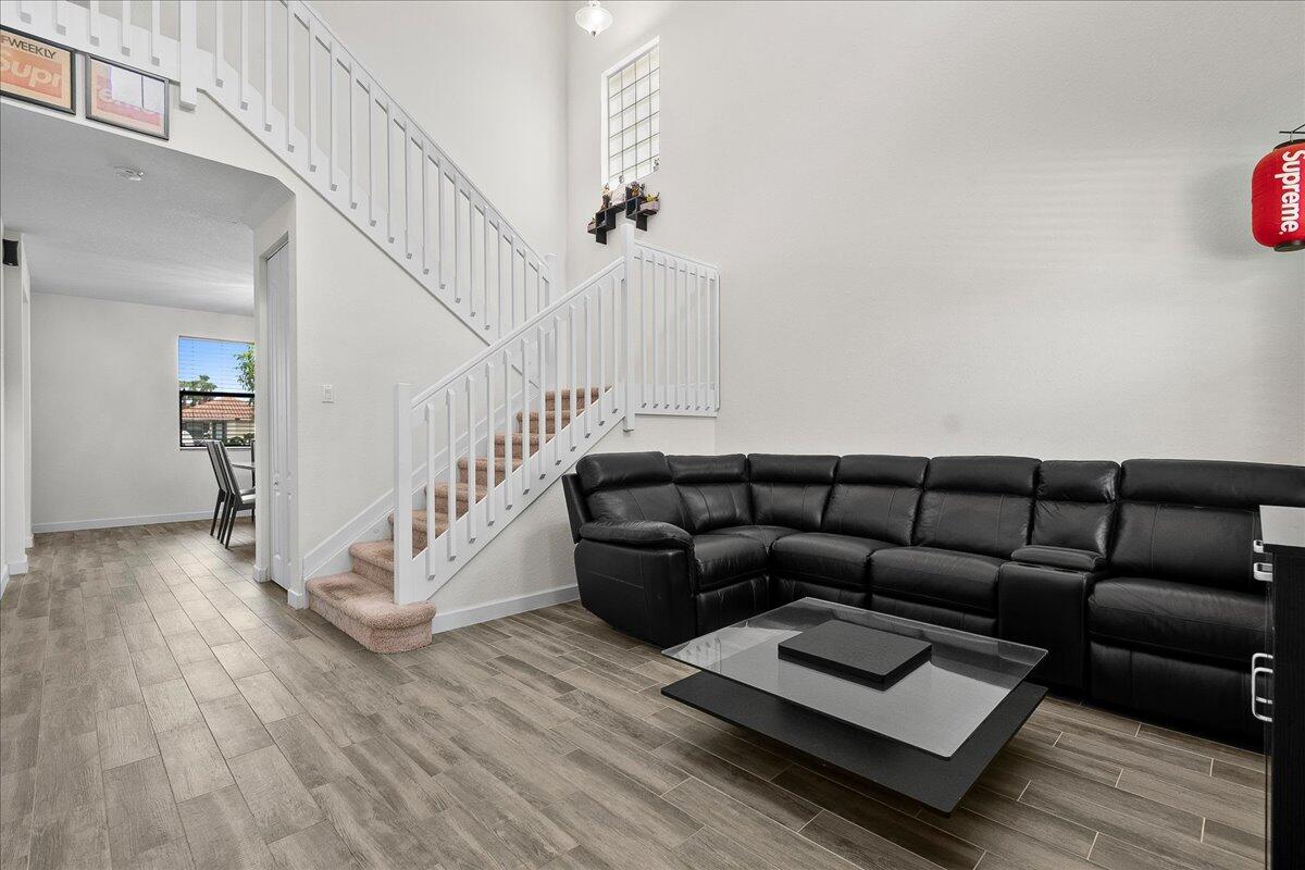 RESERVE AT SUMMIT - Residential Lease