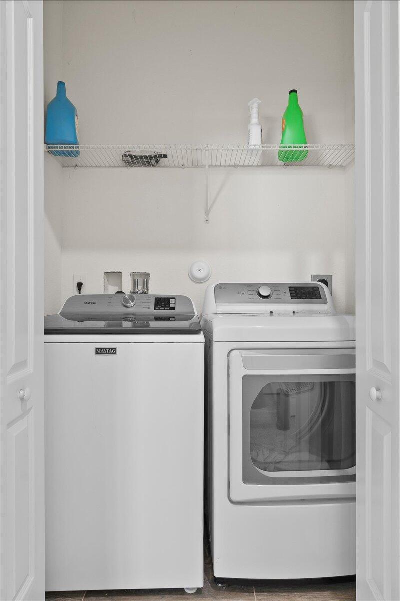 RESERVE AT SUMMIT - Residential Lease