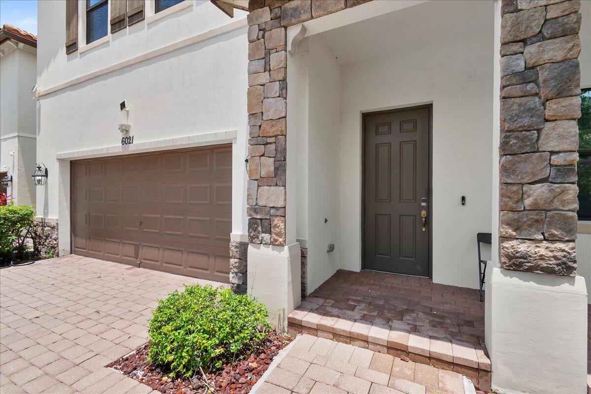 RESERVE AT SUMMIT - Residential Lease