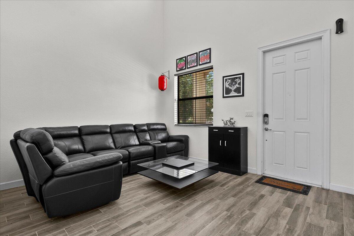 RESERVE AT SUMMIT - Residential Lease
