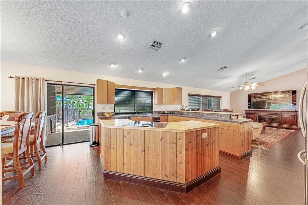 GLEN ISLES - Residential