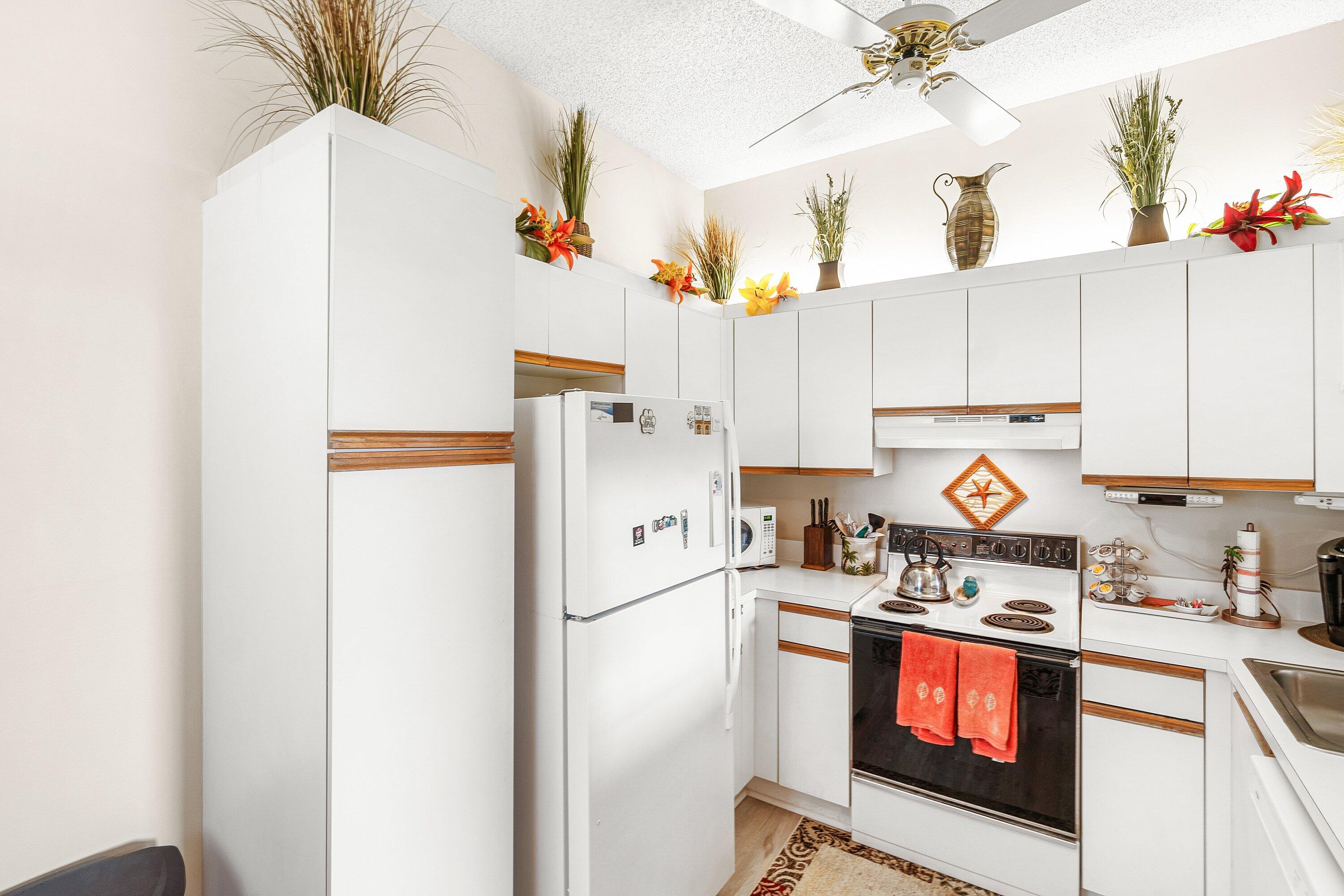 ALEXANDRA VILLAGE CONDO - Residential