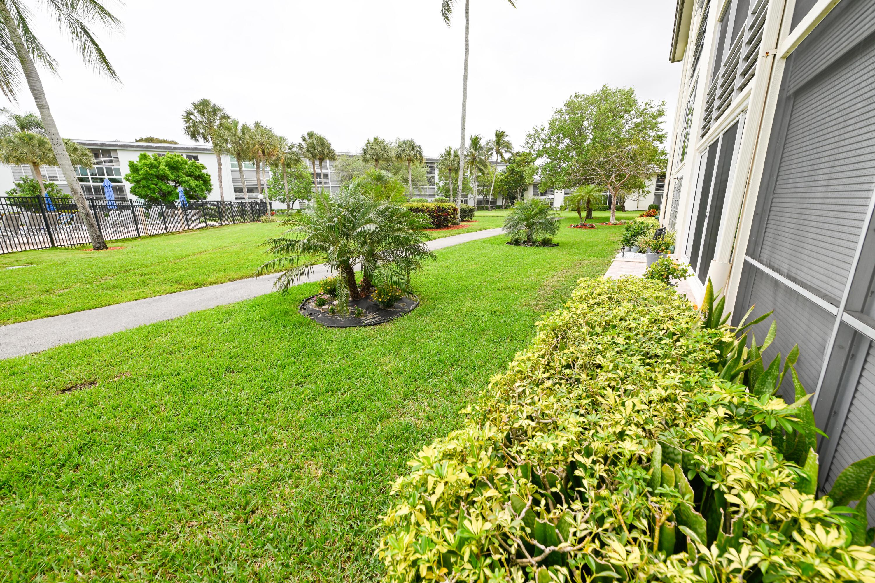 VICTORIA VILLAGE F CONDO - Residential