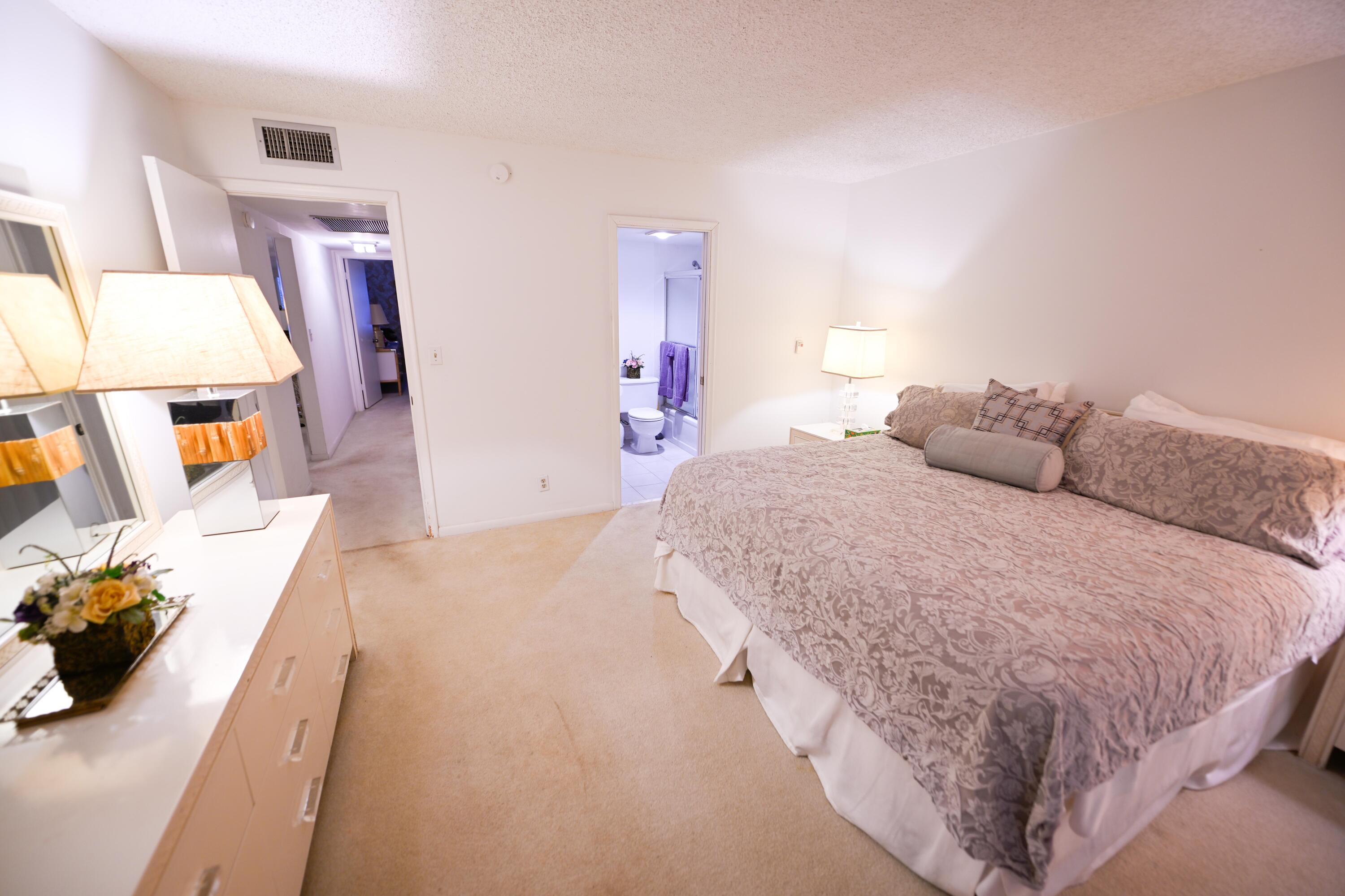 VICTORIA VILLAGE F CONDO - Residential