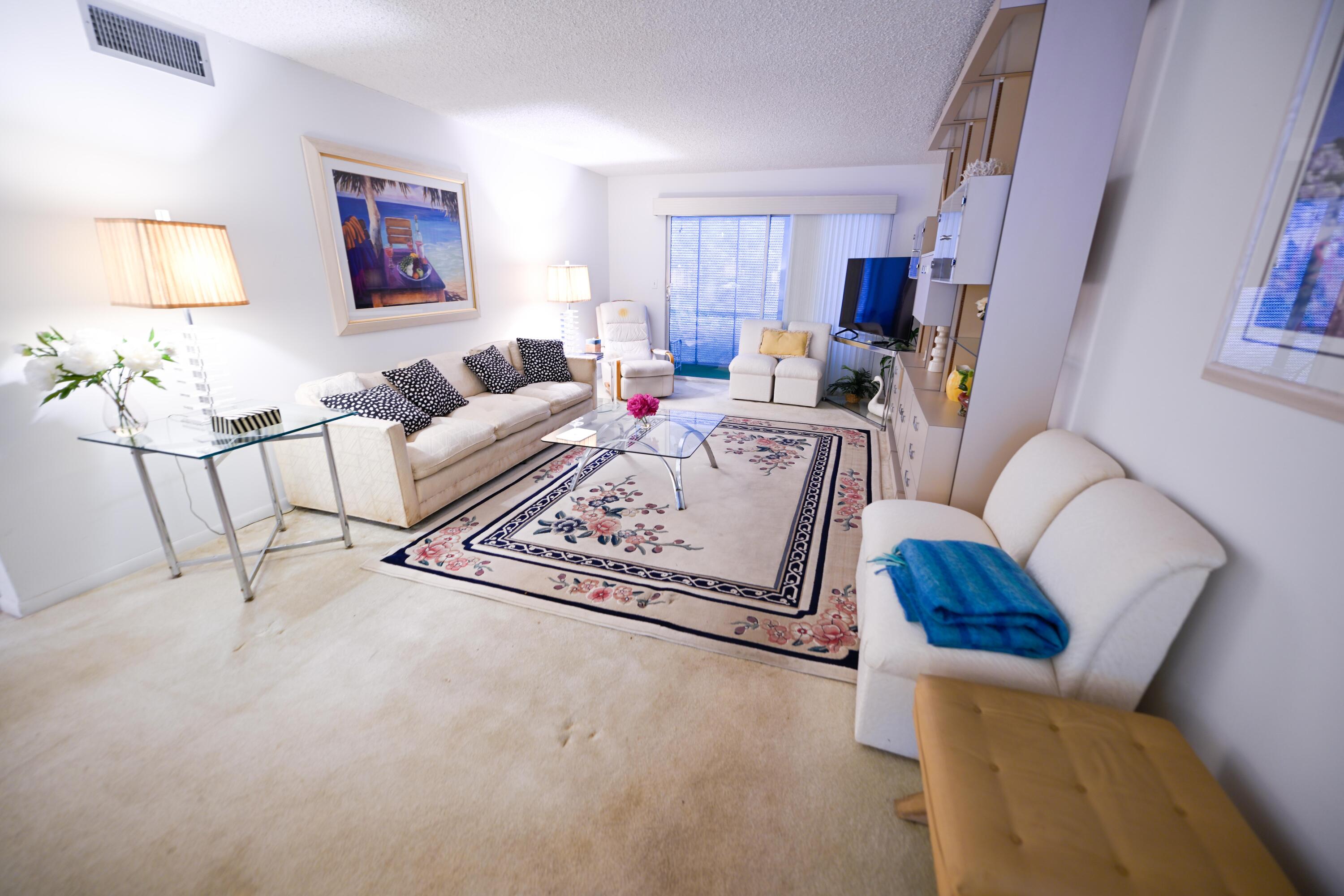 VICTORIA VILLAGE F CONDO - Residential