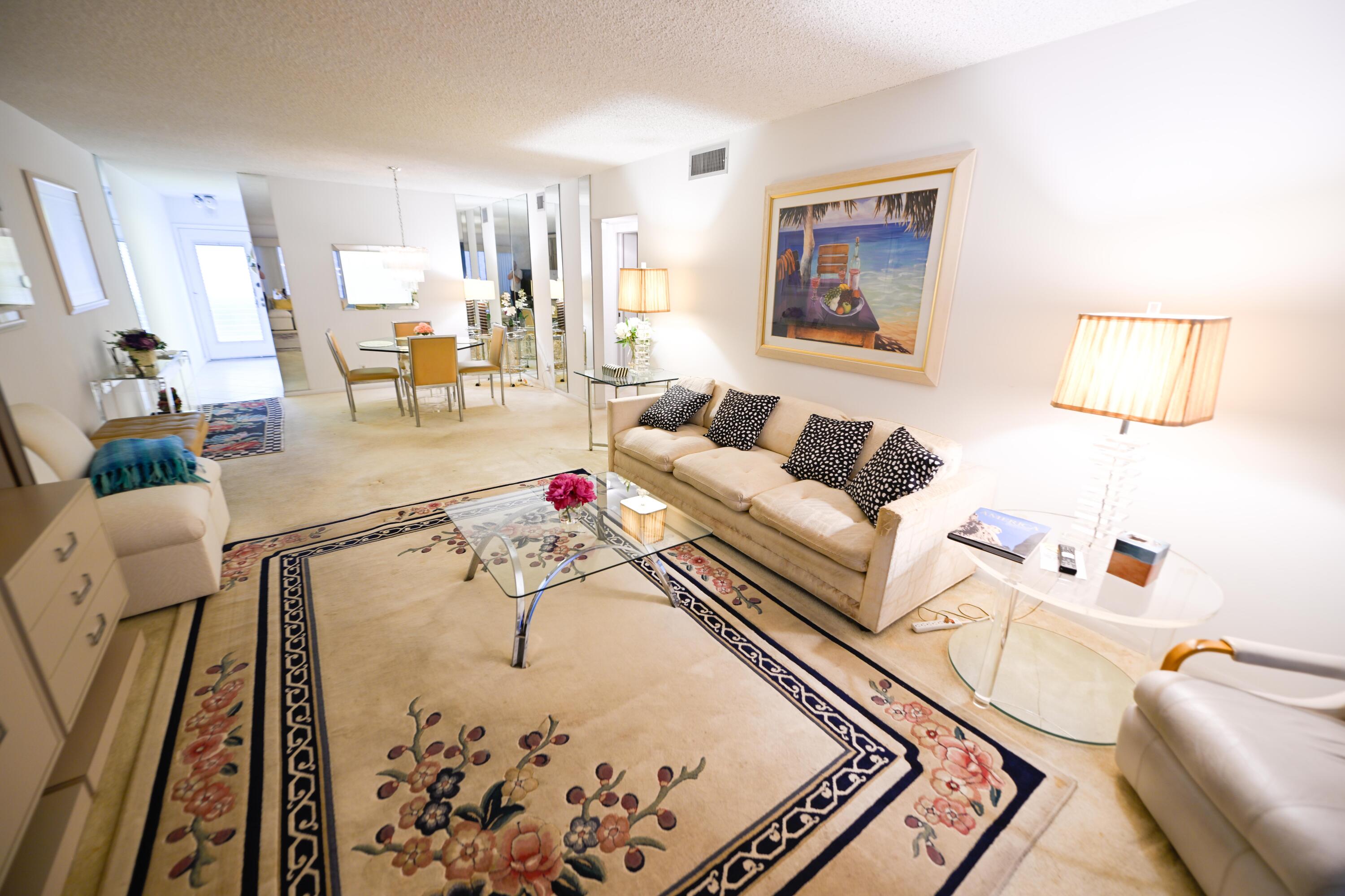 VICTORIA VILLAGE F CONDO - Residential