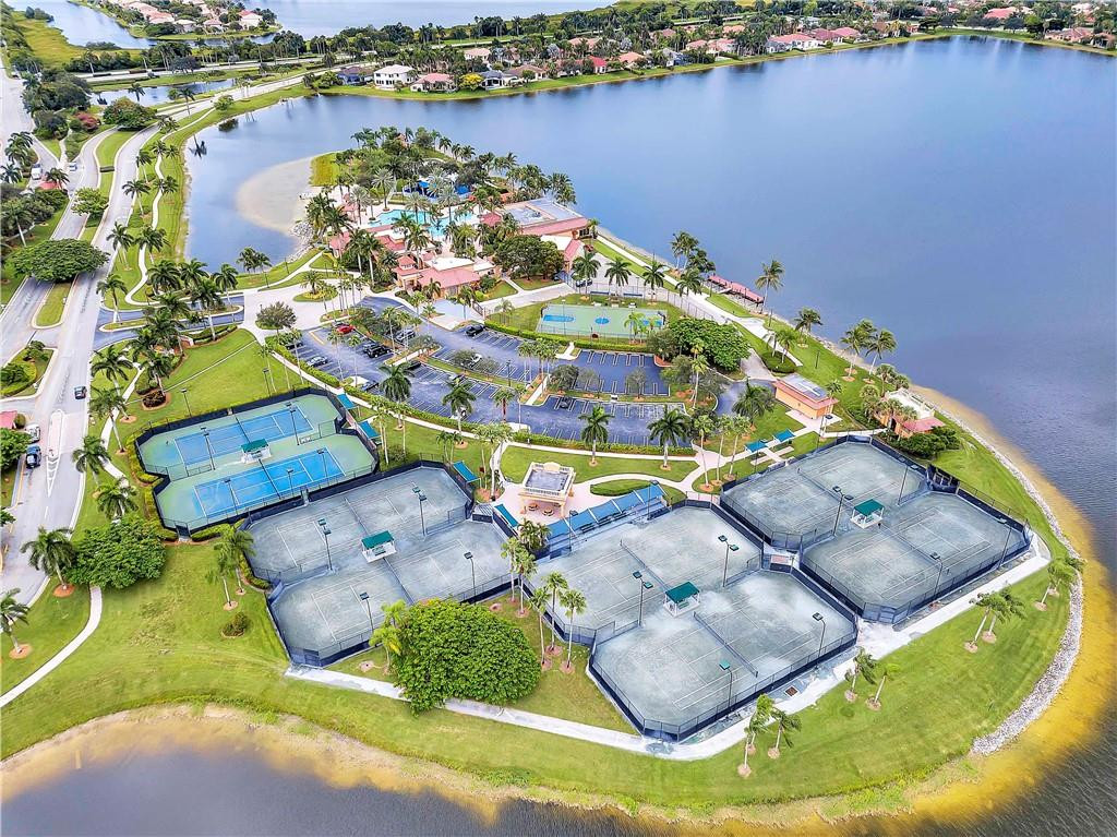 SUNSET LAKES PLAT THREE - Residential Lease