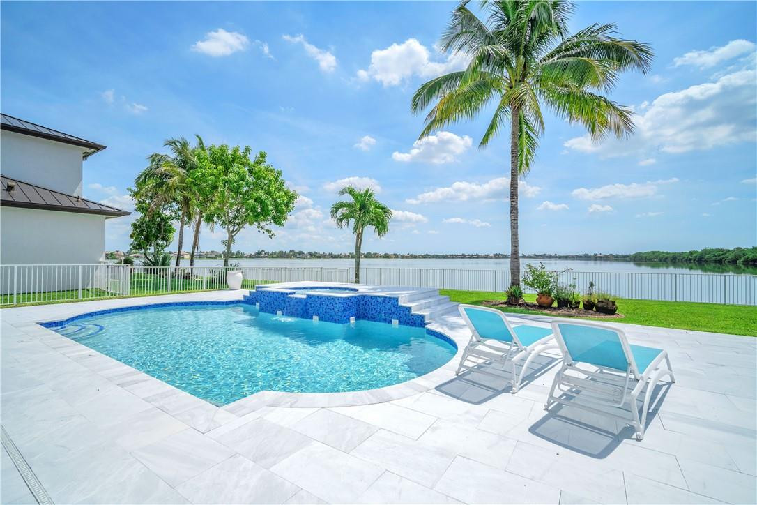 SUNSET LAKES PLAT THREE - Residential Lease