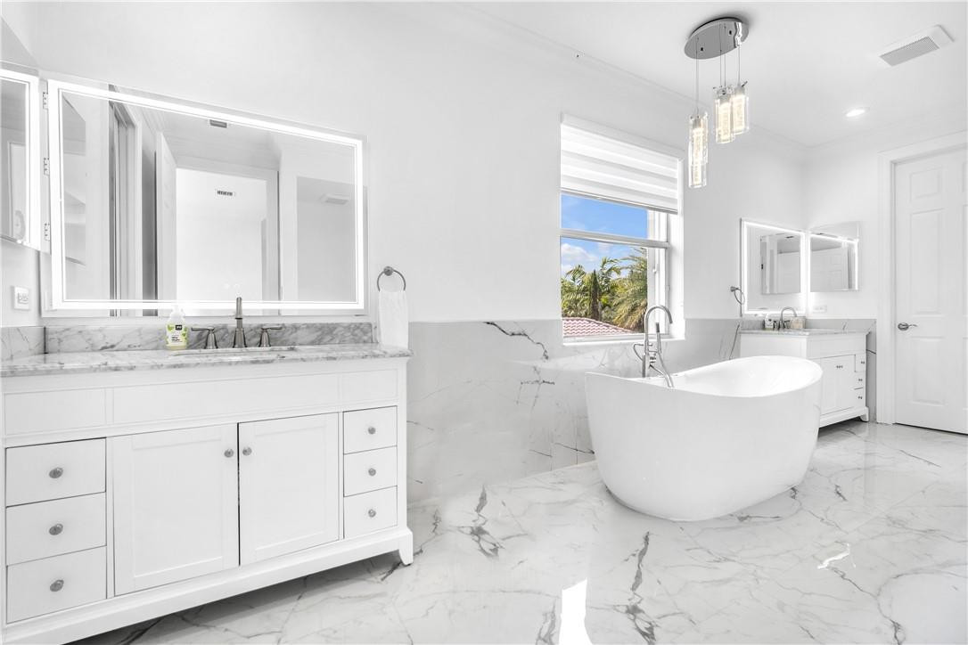 SUNSET LAKES PLAT THREE - Residential Lease